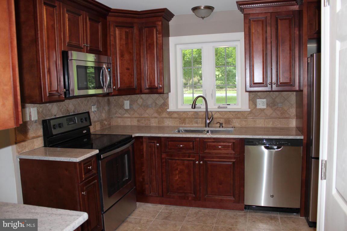 SCHOOL LANE HILLS - Residential