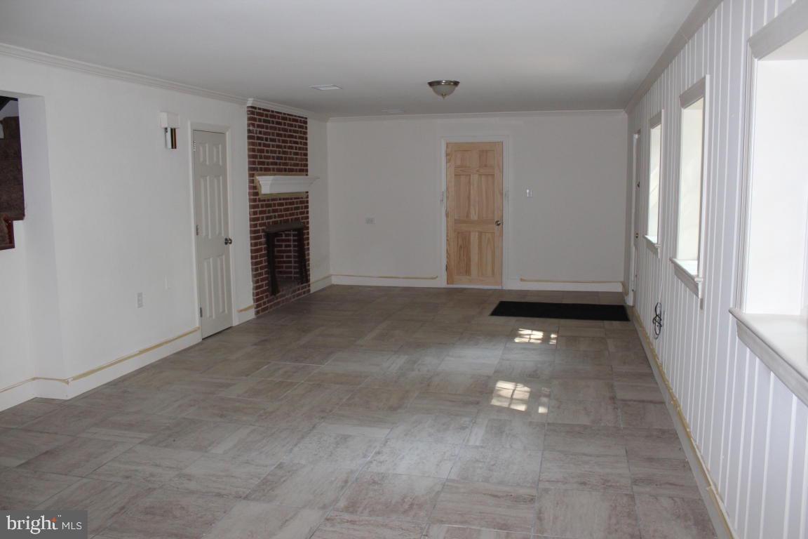 SCHOOL LANE HILLS - Residential