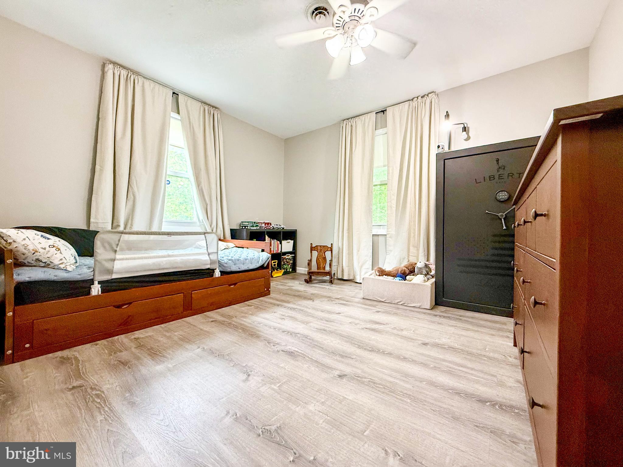 SHADY SIDE - Residential