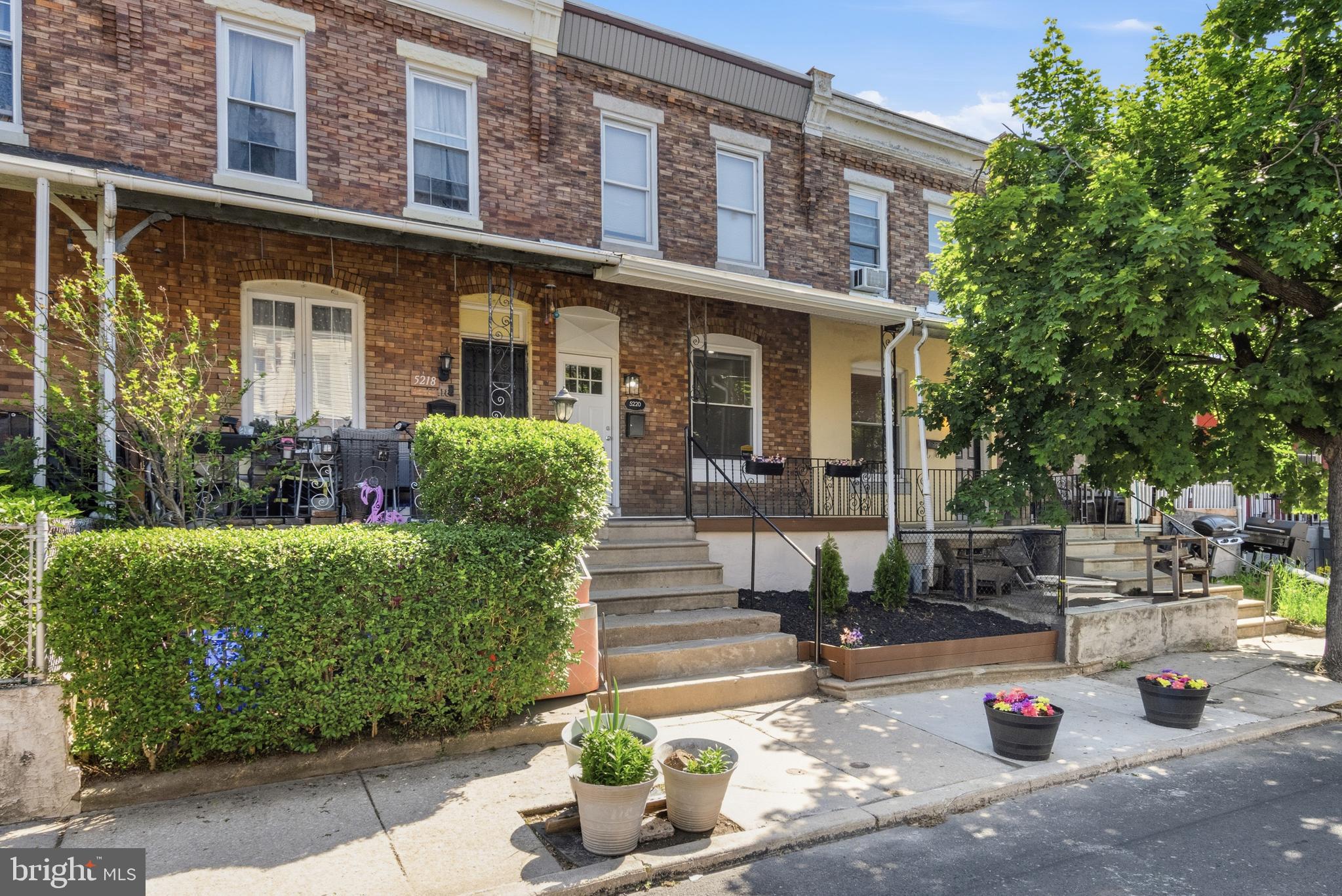 GARDEN COURT - Residential