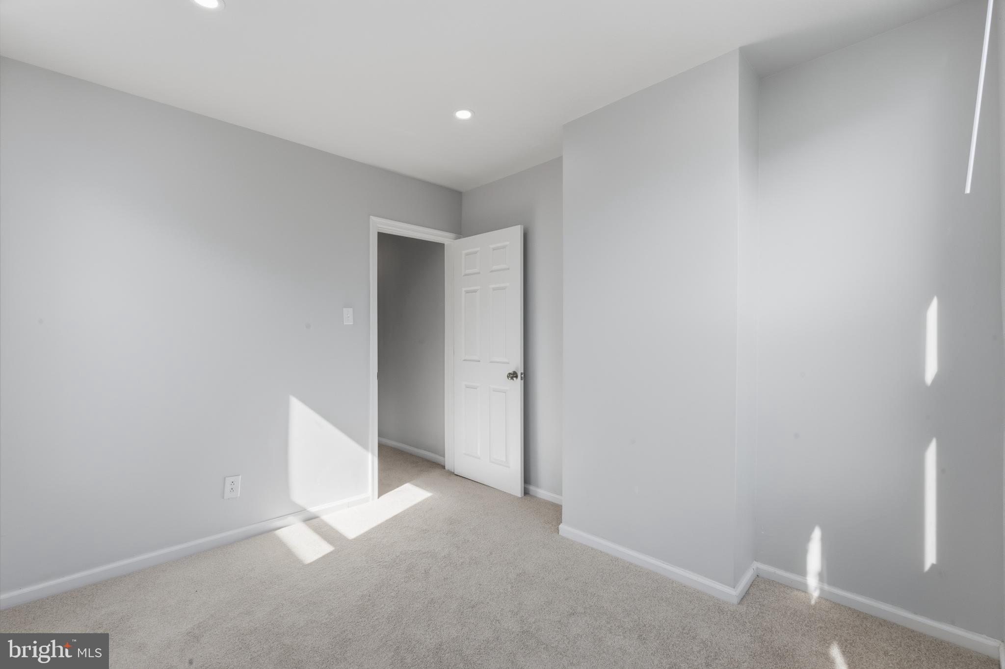 GARDEN COURT - Residential
