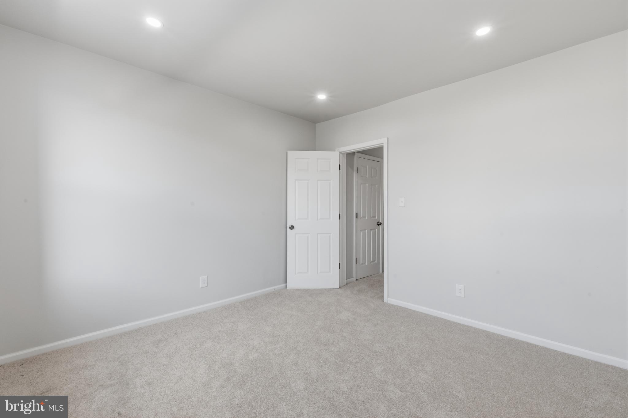 GARDEN COURT - Residential