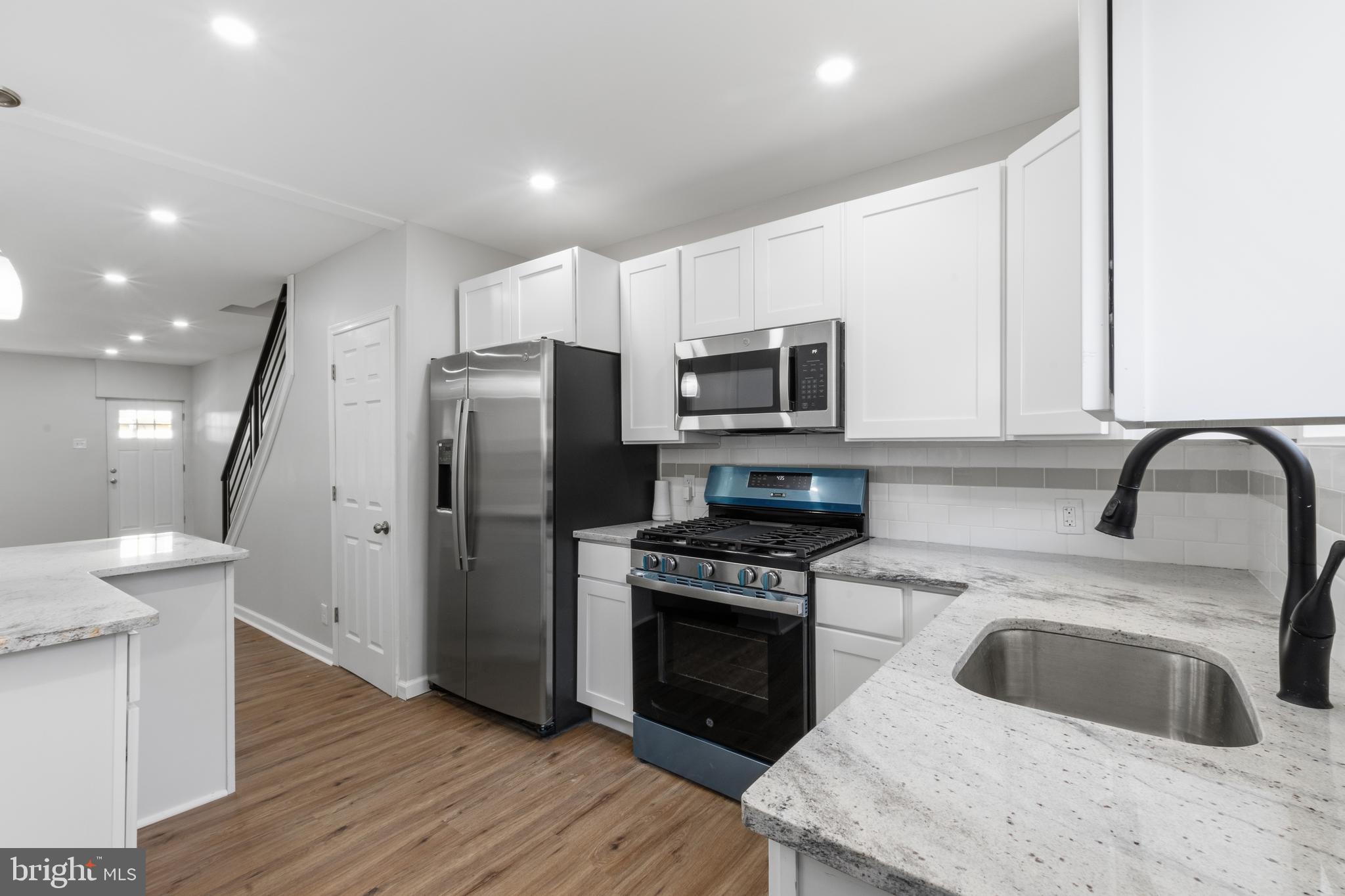 GARDEN COURT - Residential