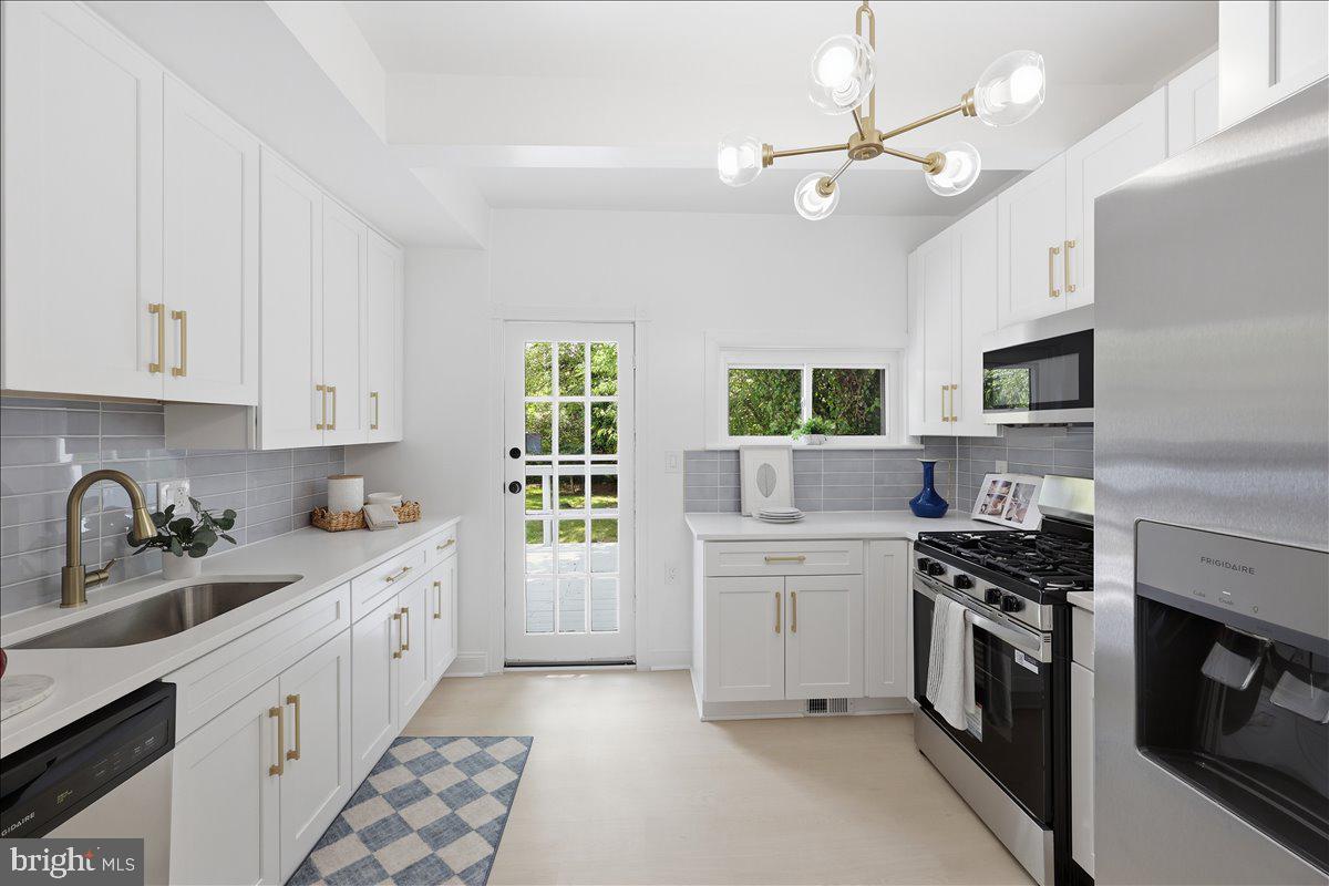 RIVERDALE PARK - Residential