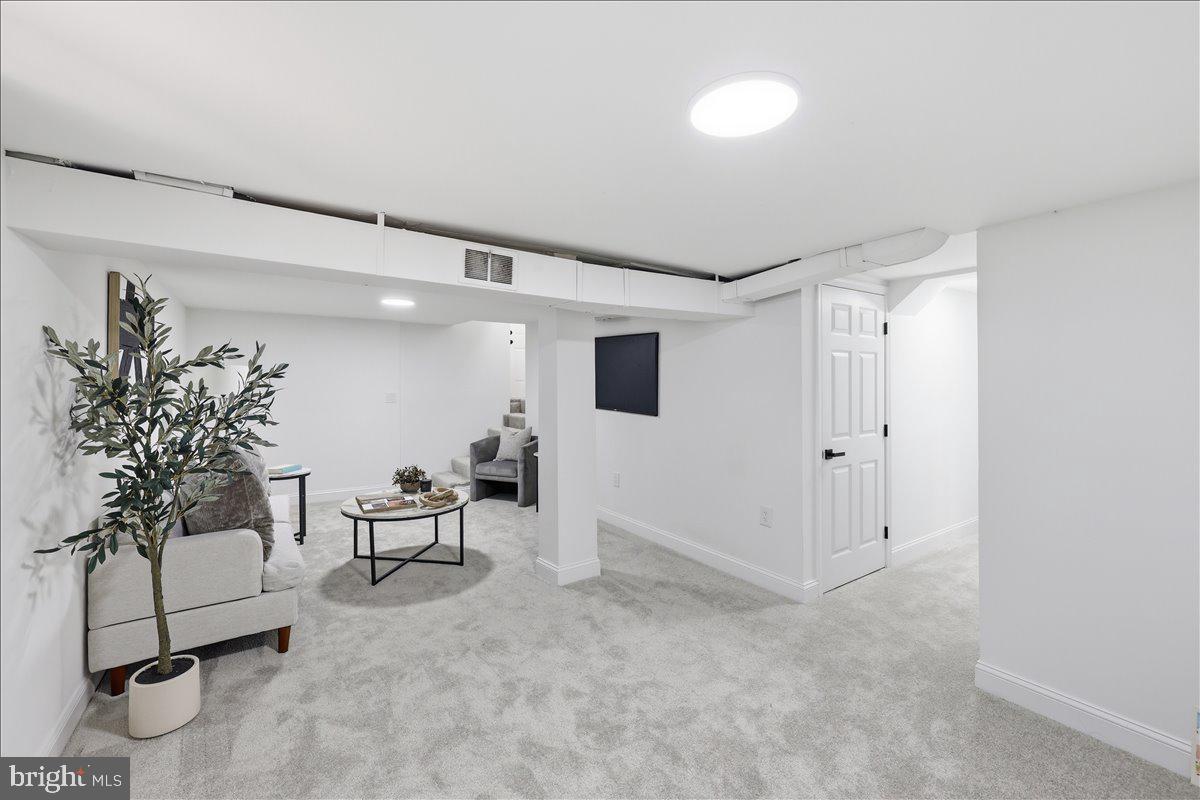 RIVERDALE PARK - Residential