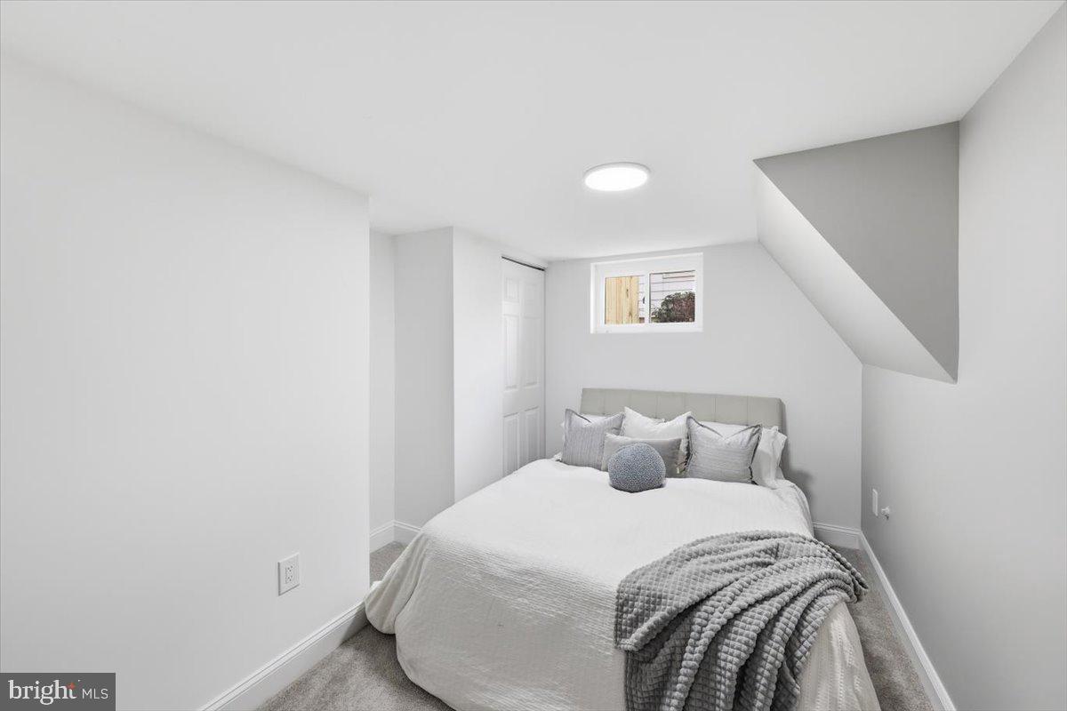 RIVERDALE PARK - Residential