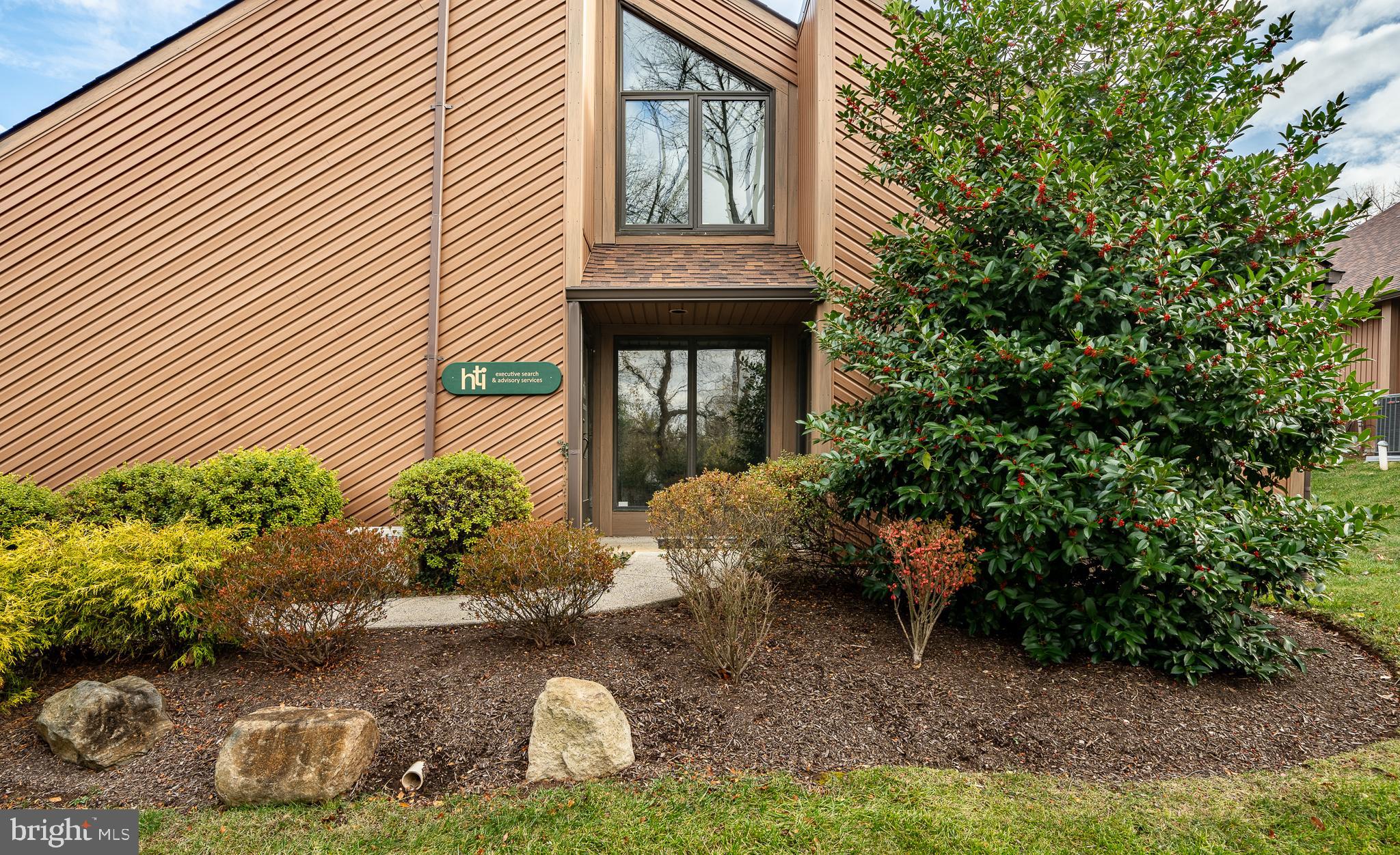 VALLEY FORGE COMMONS - Commercial Sale