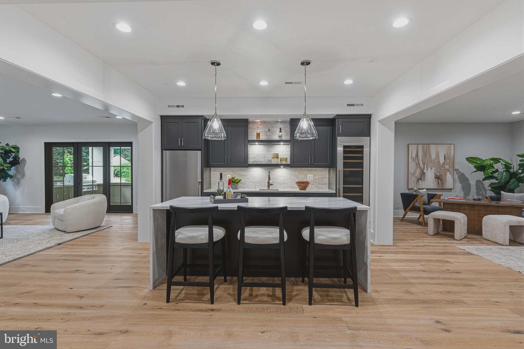 COUNTRY CLUB HILLS - Residential