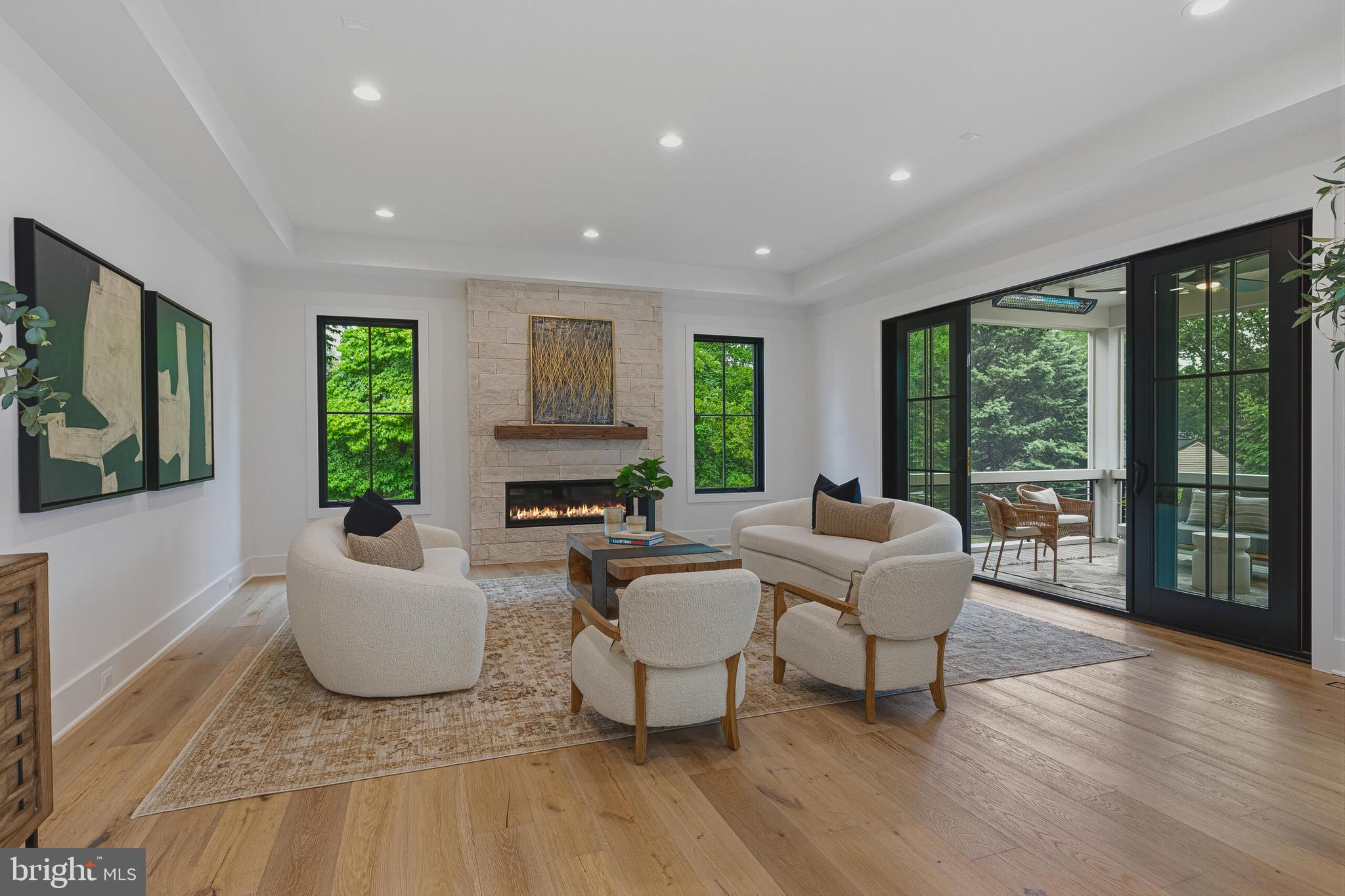 COUNTRY CLUB HILLS - Residential