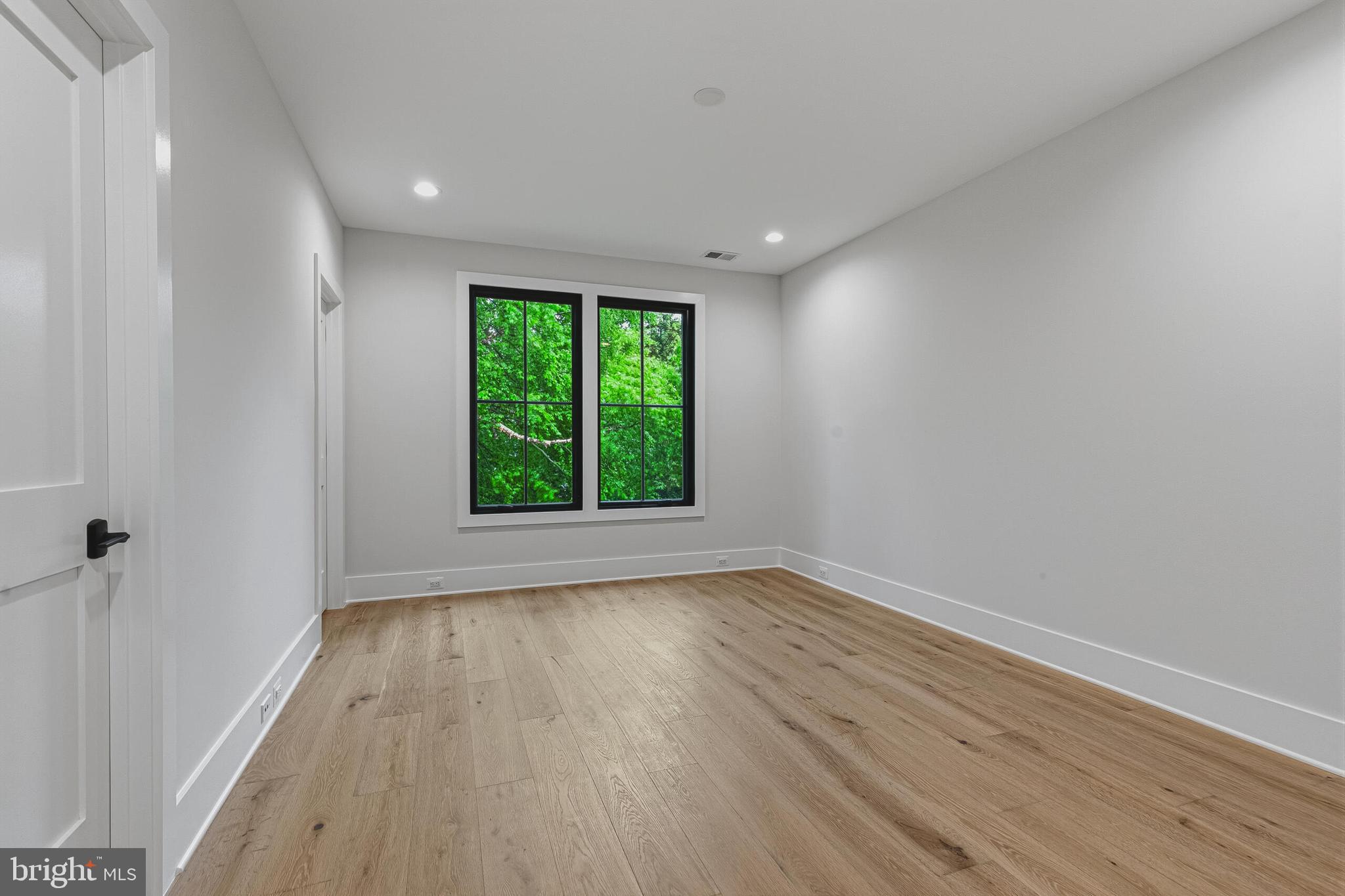 COUNTRY CLUB HILLS - Residential