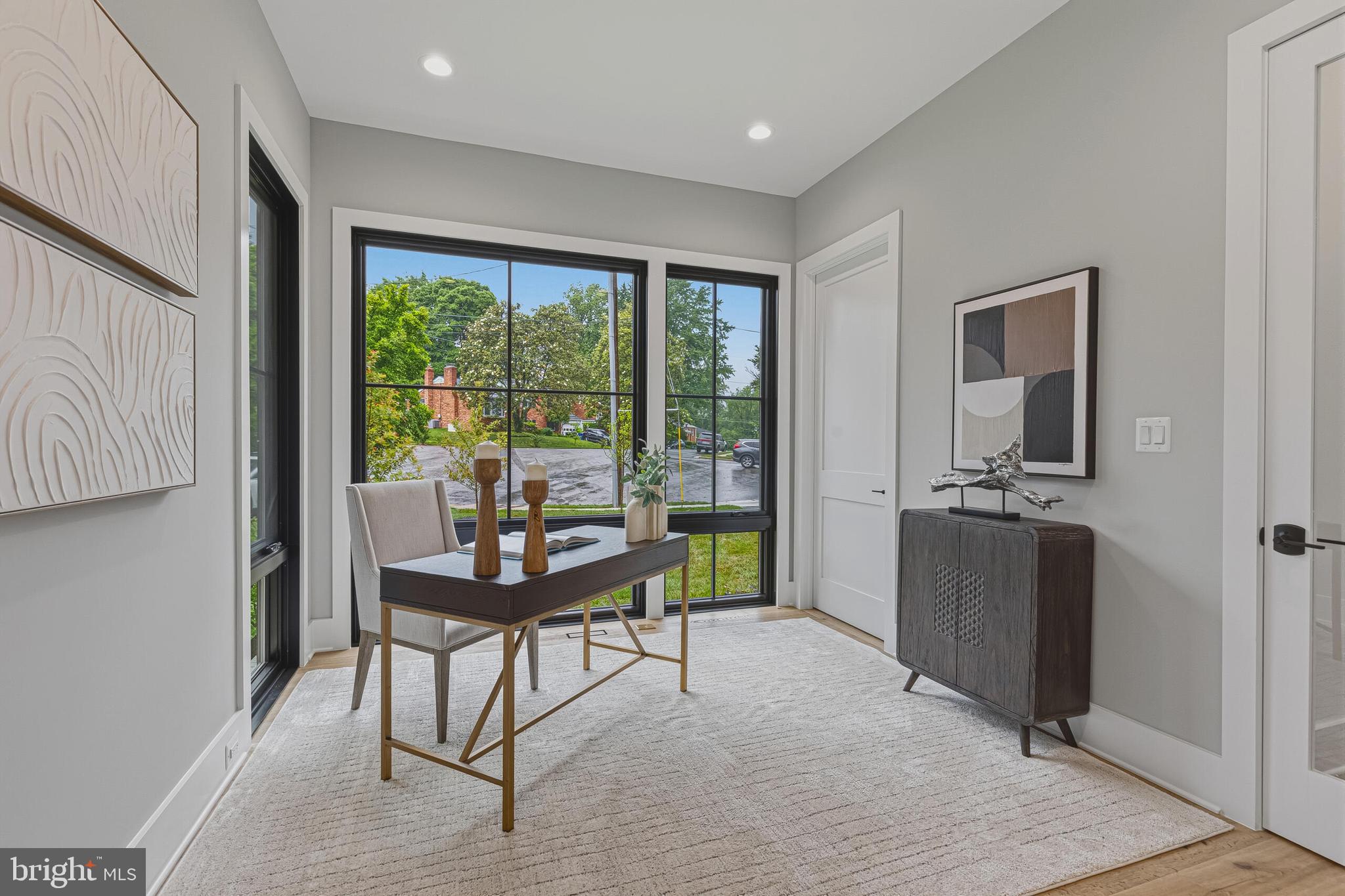 COUNTRY CLUB HILLS - Residential