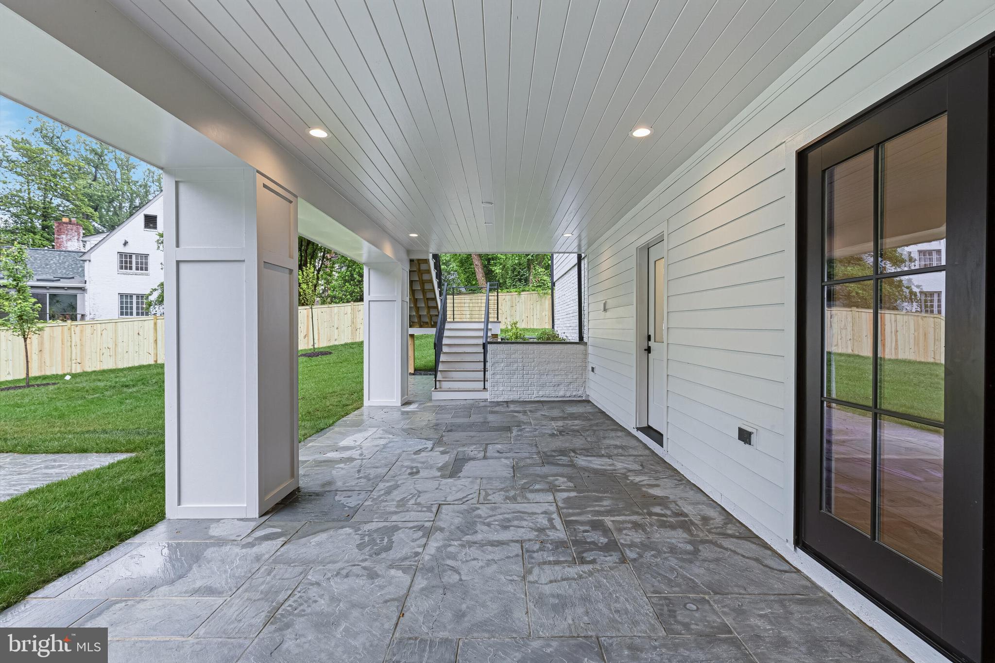 COUNTRY CLUB HILLS - Residential