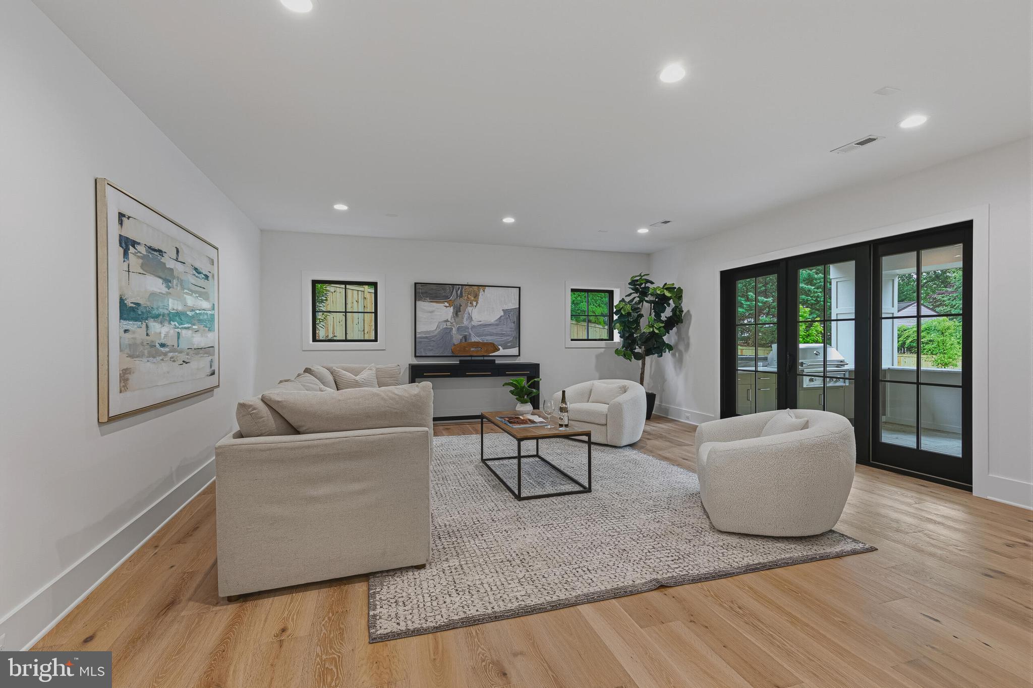 COUNTRY CLUB HILLS - Residential