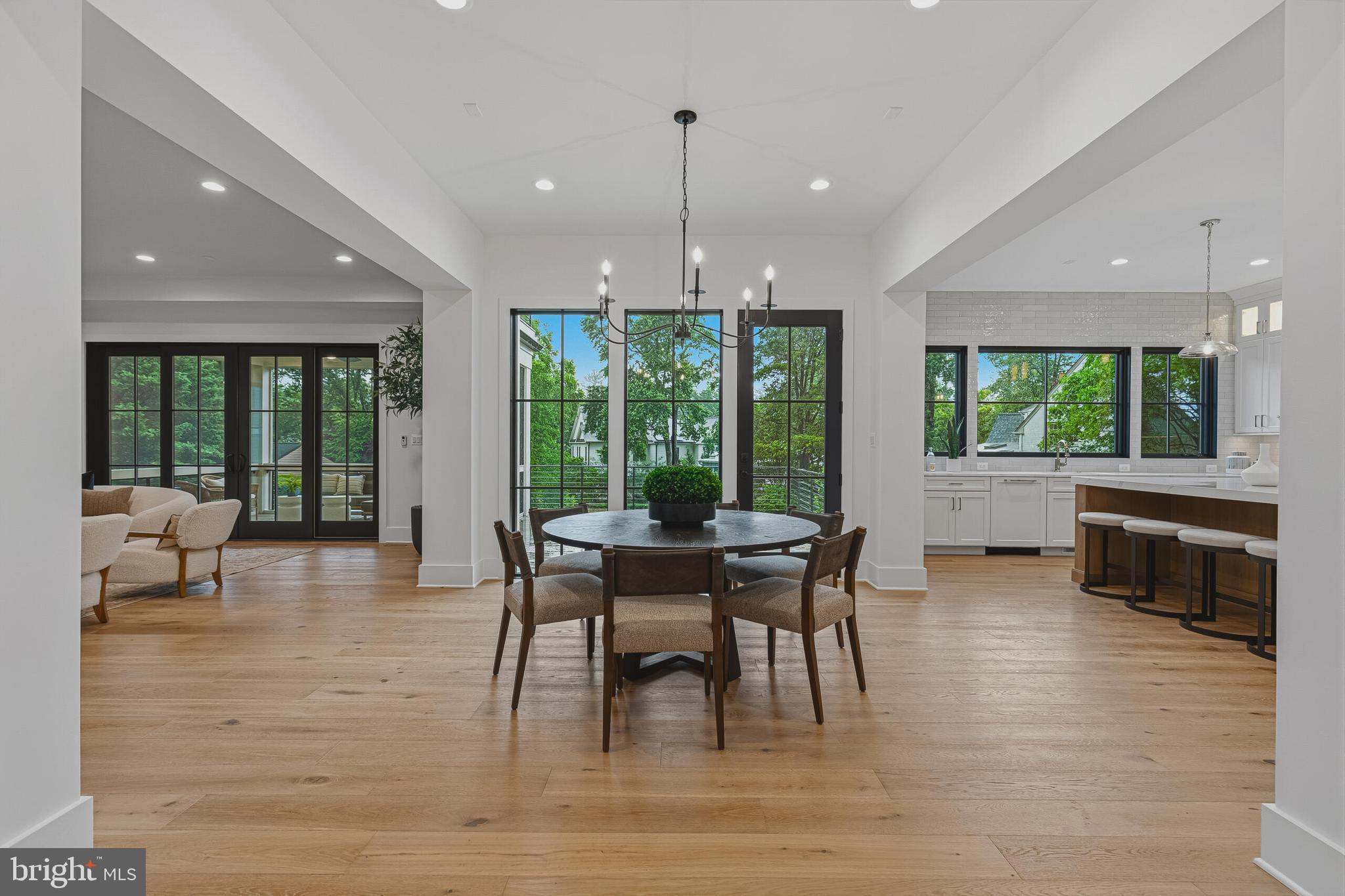 COUNTRY CLUB HILLS - Residential