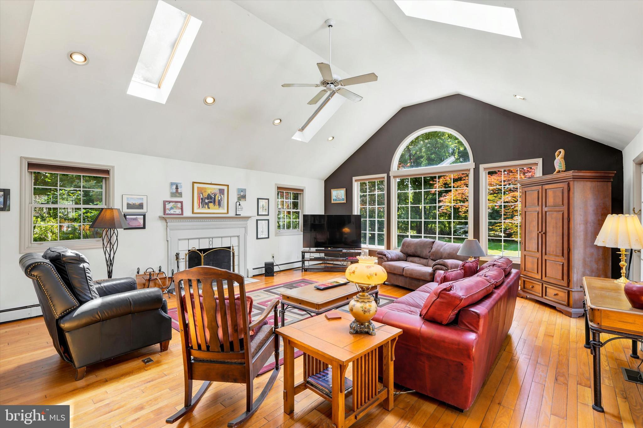 BROAD AXE VIL - Residential