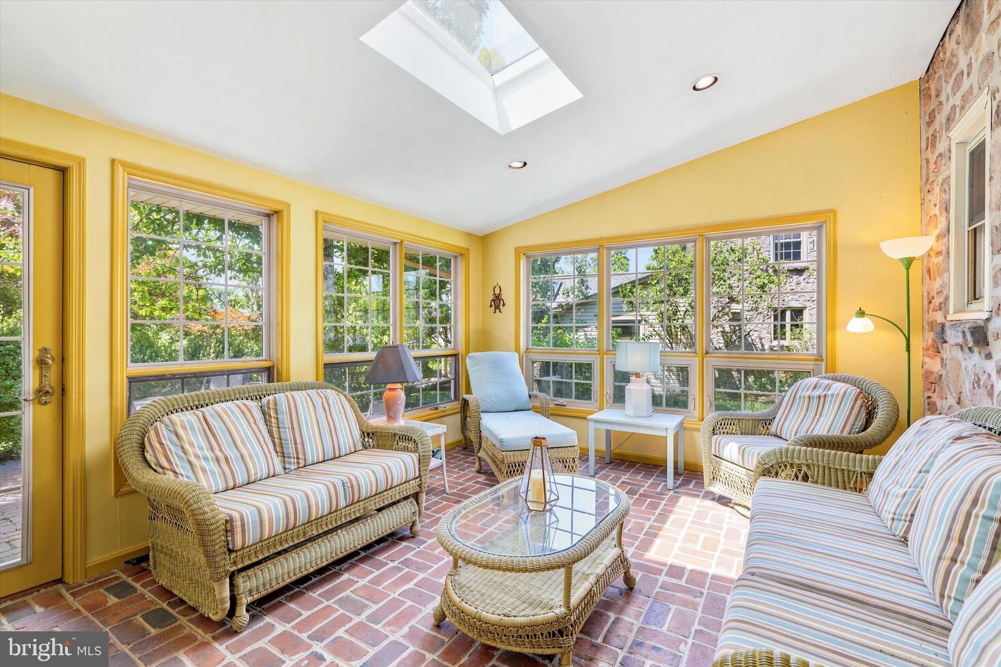 BROAD AXE VIL - Residential