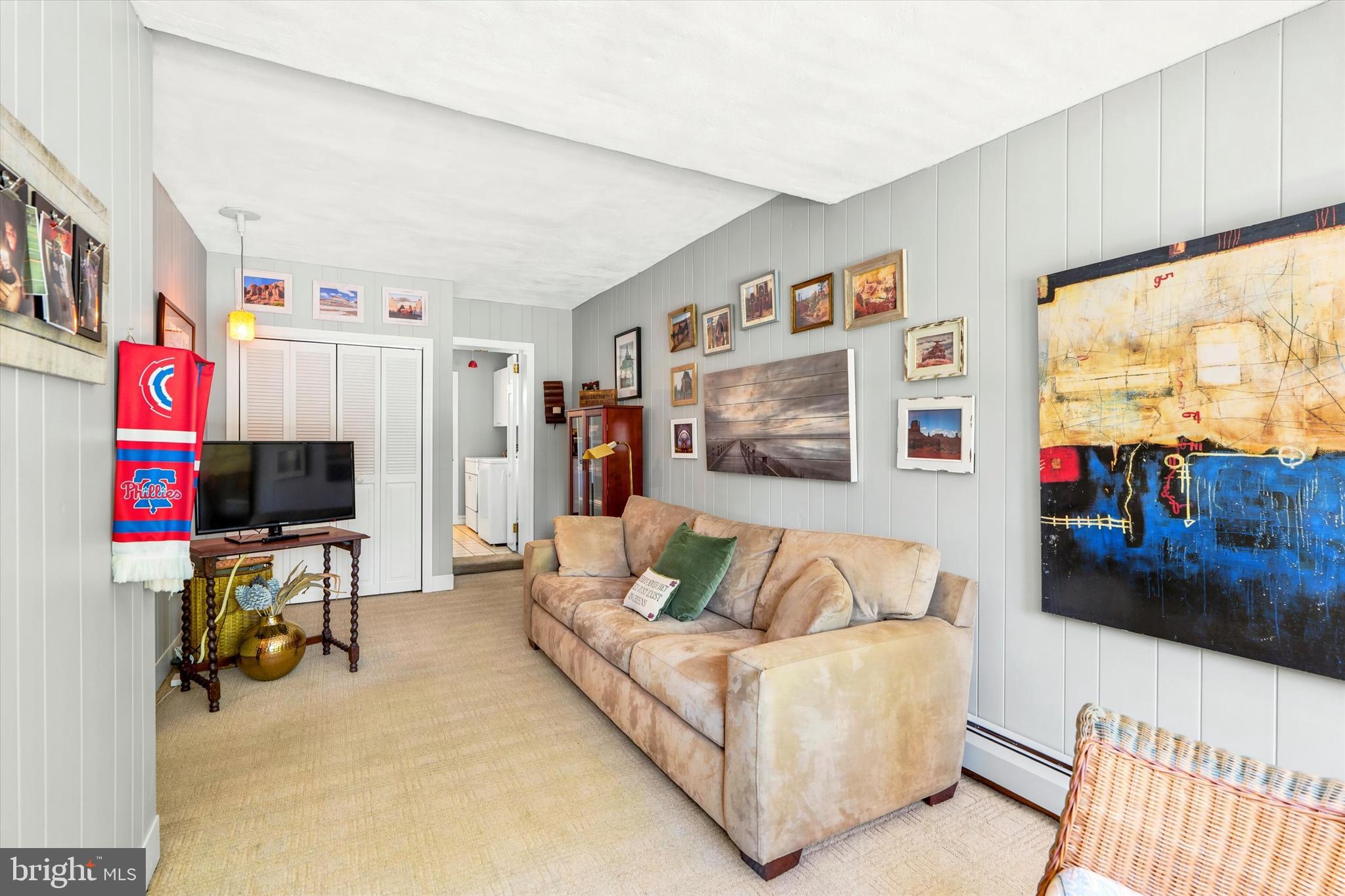 BROAD AXE VIL - Residential