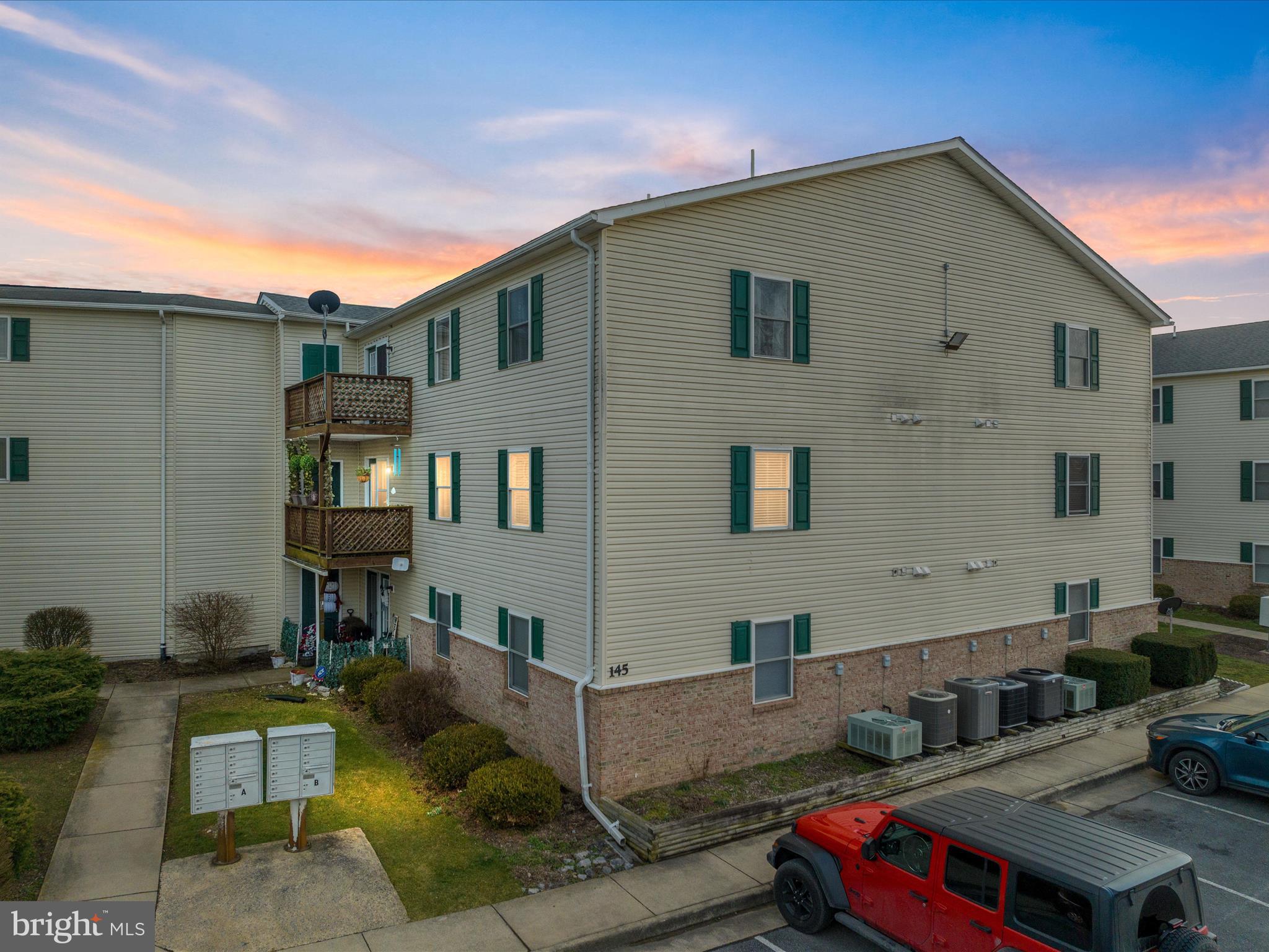 Just listed! This impeccably maintained 2nd-floor condo in Signal Knob Station is a gem!  Fresh paint, new luxury vinyl plank flooring, cozy new carpet, and a brand new water heater make it feel brand new.  Conveniently located near interstates, antique shops, trendy boutiques, restaurants and much more, this 2-bed condo is perfect for a vibrant lifestyle! The kitchen boasts newer stainless steel appliances and a stylish tile backsplash.  French doors open to the deck, perfect for enjoying your morning coffee. The laundry room is a dream with newer Samsung washer and dryer, topped with a sleek countertop and cabinets for that polished finish.  Accent walls in the living room, hallway, and primary bedroom add a touch of elegance.  Ideal for first-time homebuyers! Don't miss out on this fantastic opportunity. Schedule a showing today!