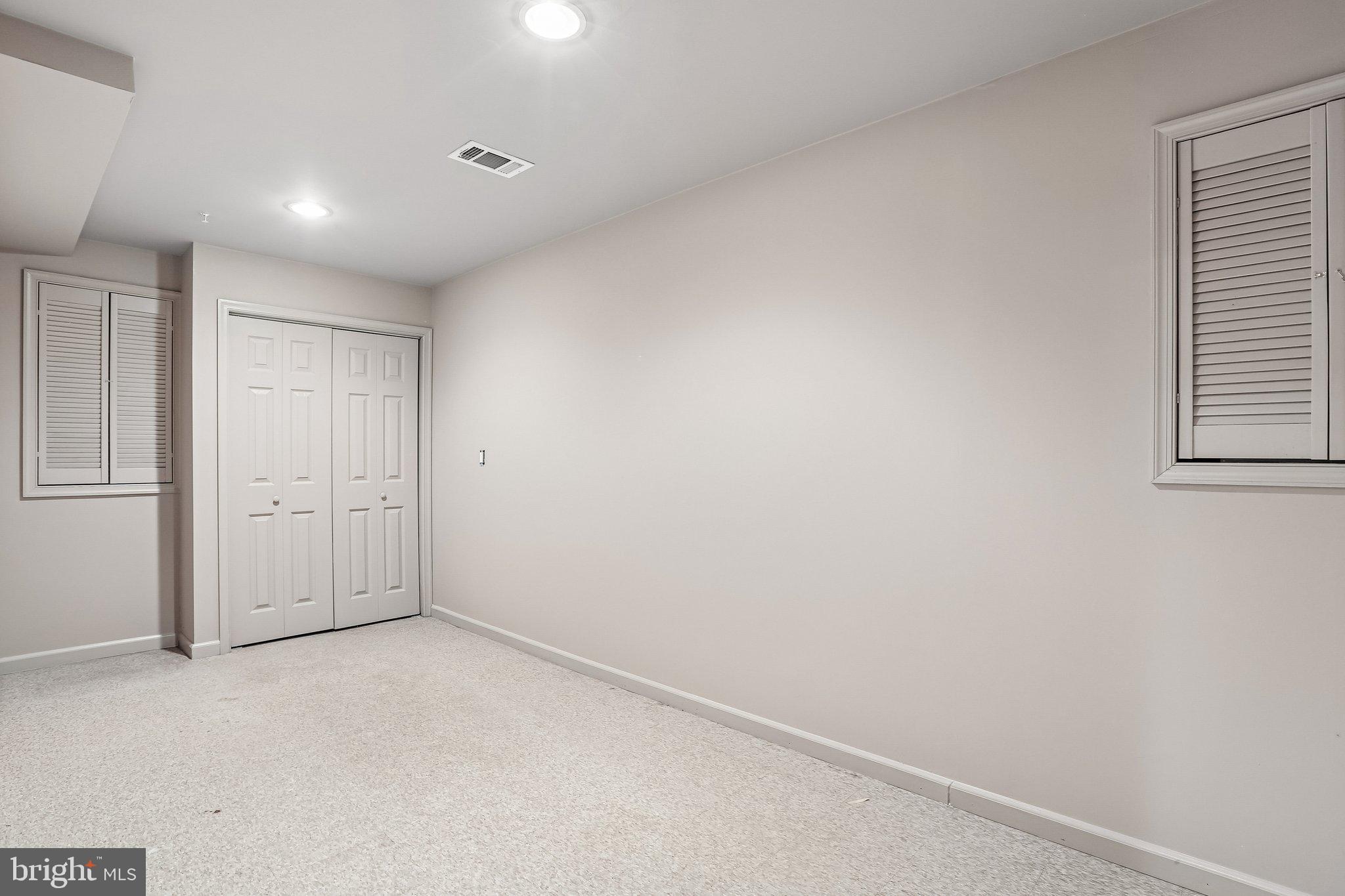 RUSSETT - Residential