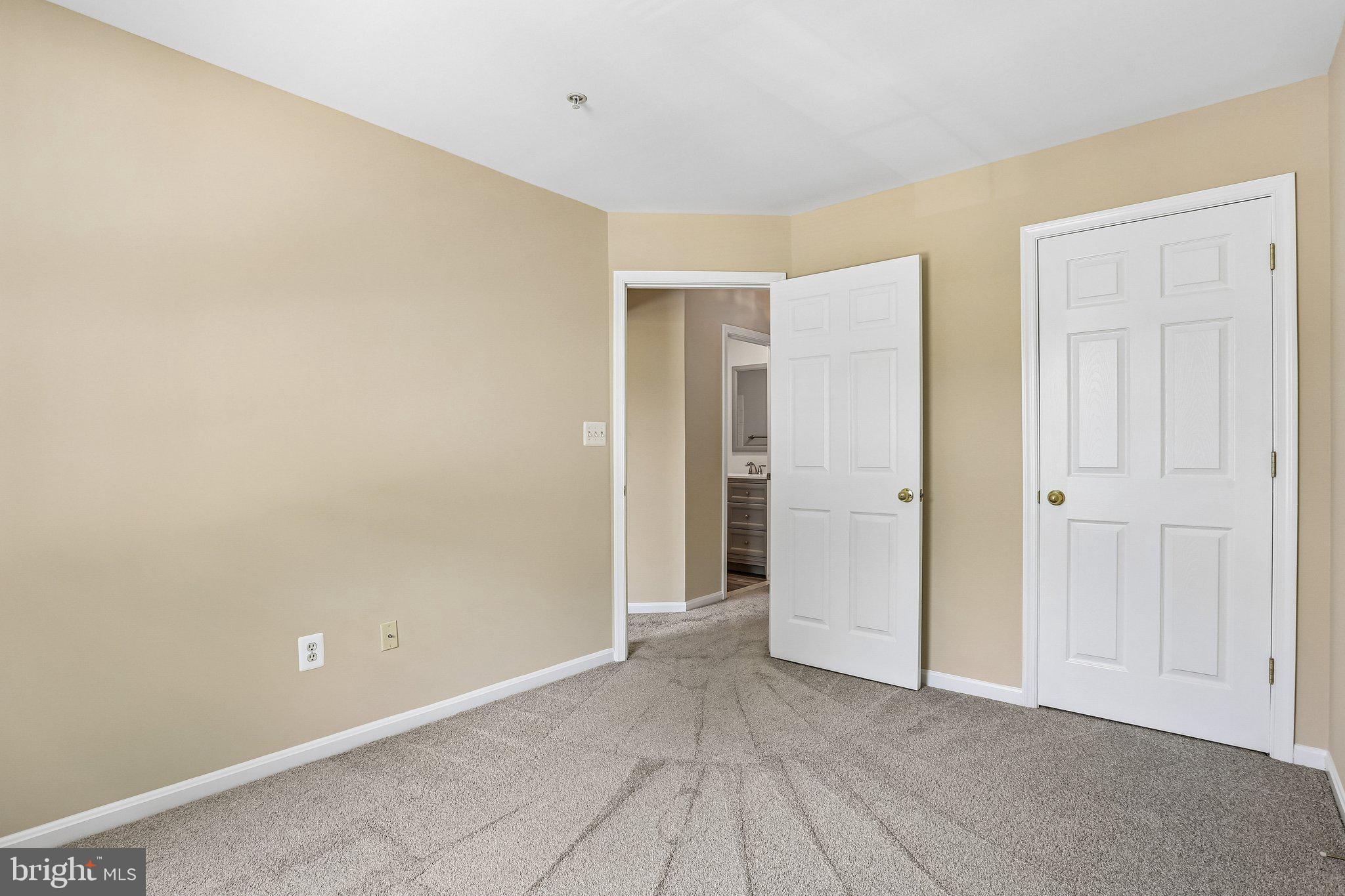 RUSSETT - Residential