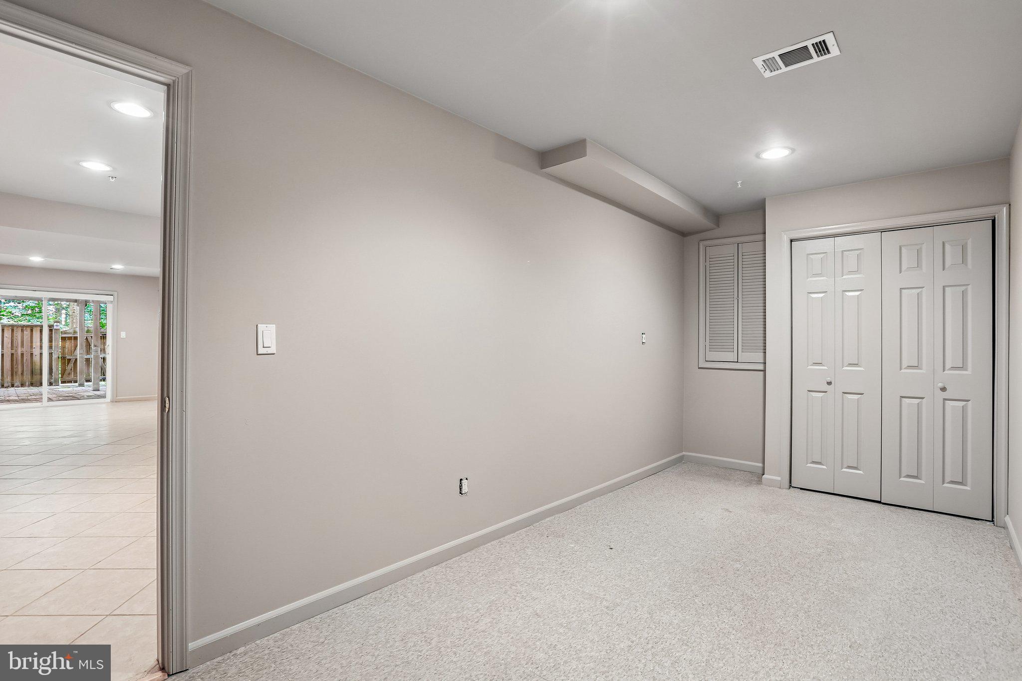 RUSSETT - Residential