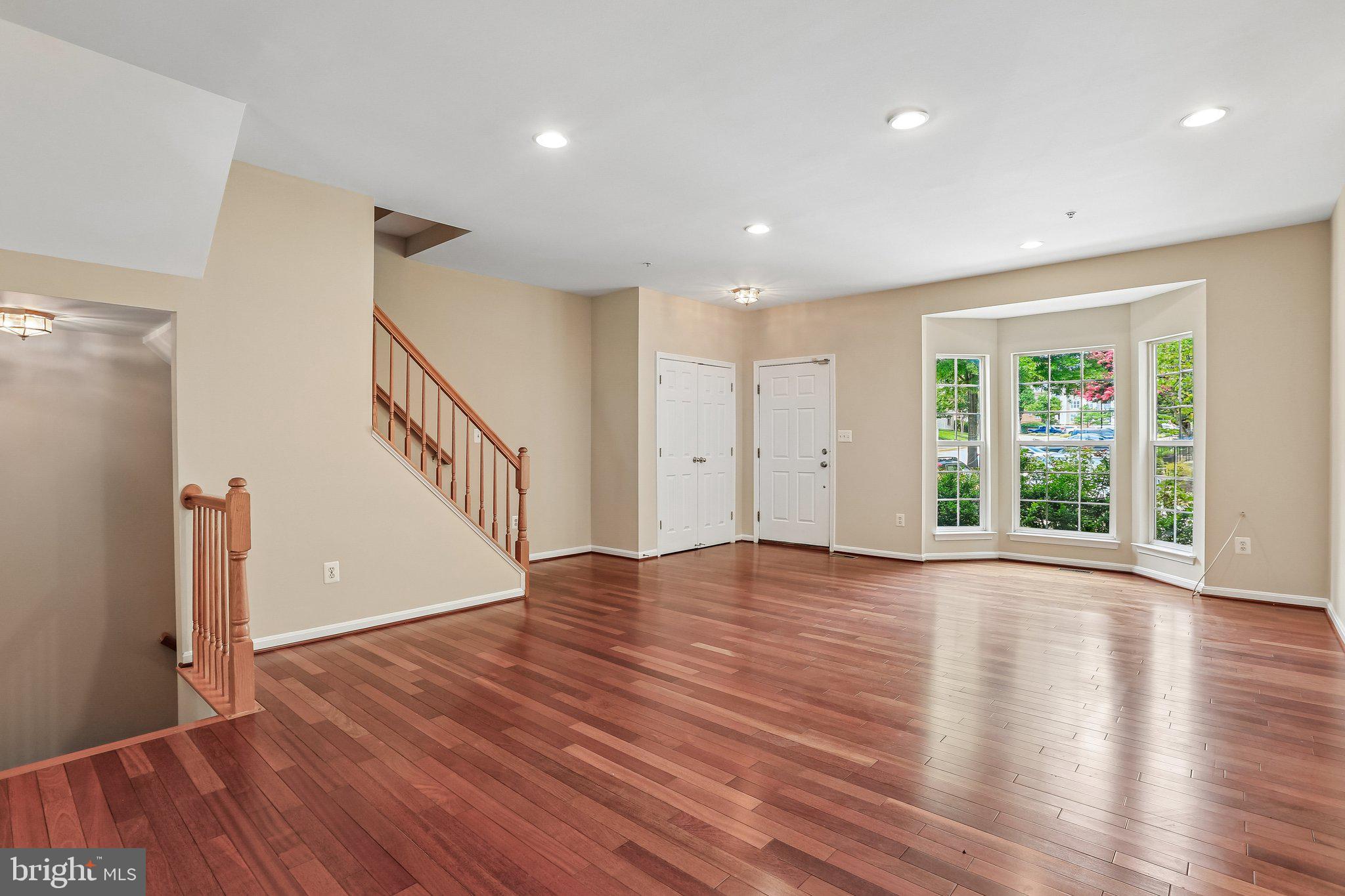 RUSSETT - Residential