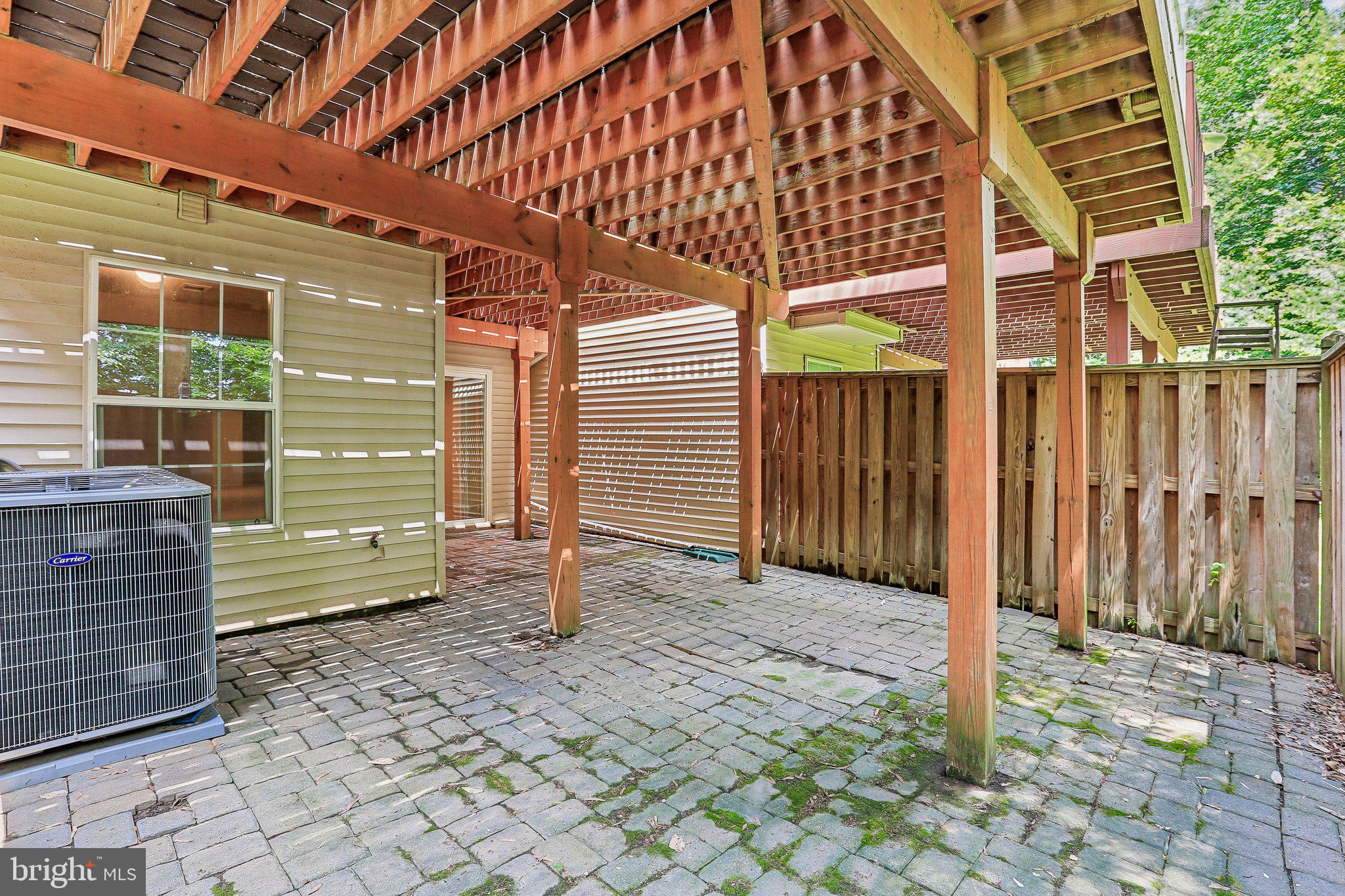 RUSSETT - Residential