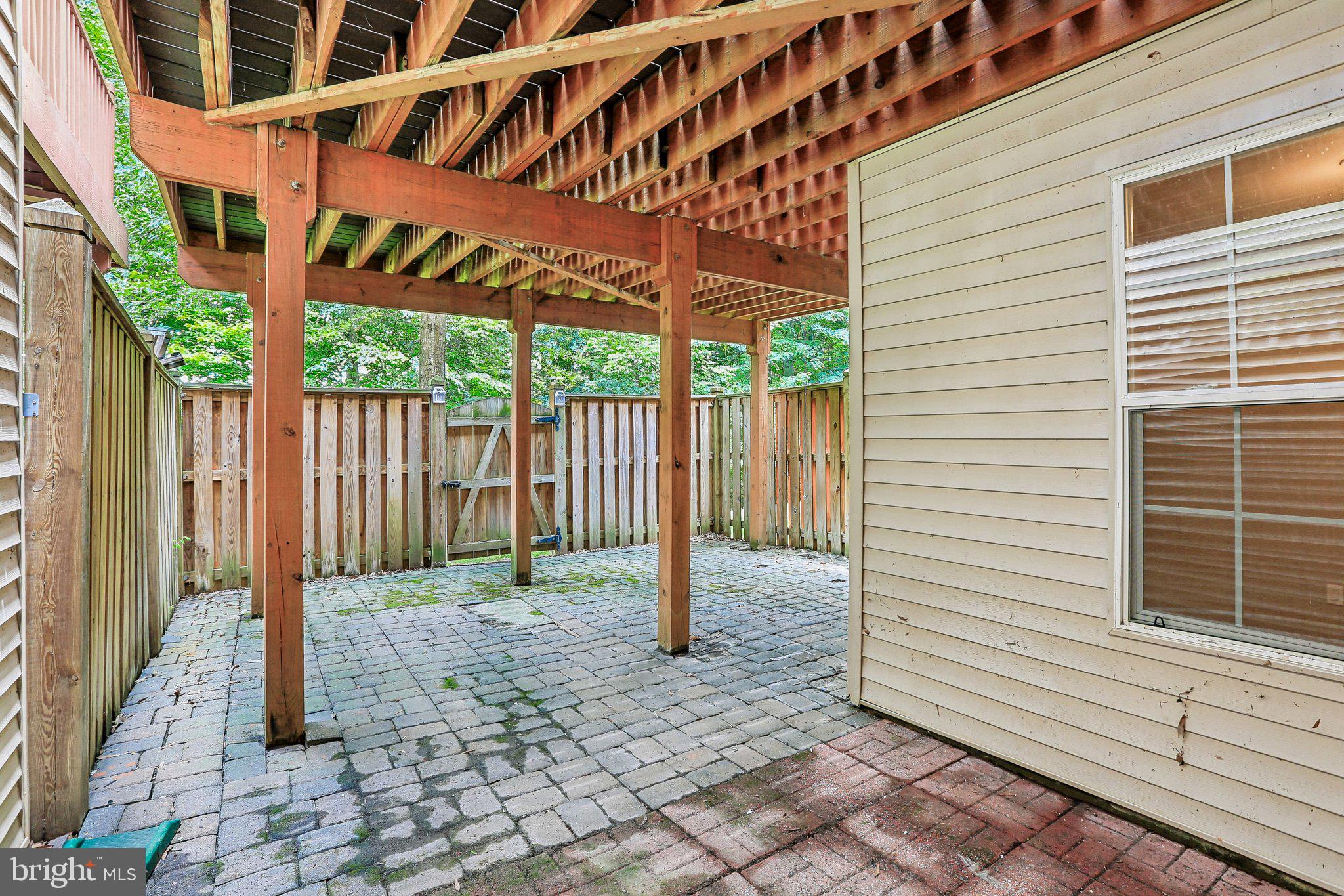 RUSSETT - Residential