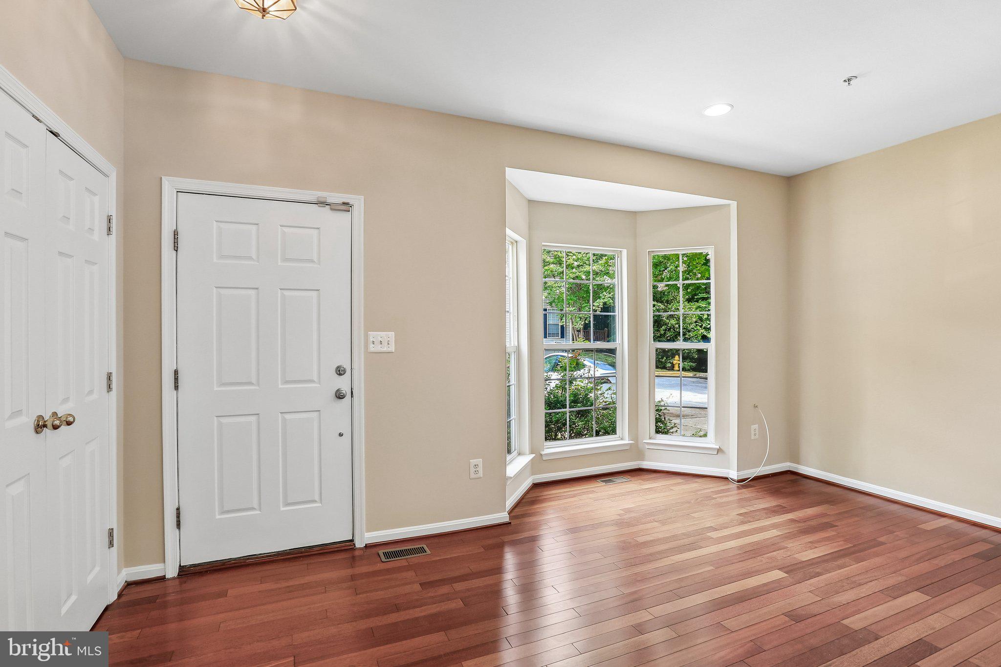 RUSSETT - Residential