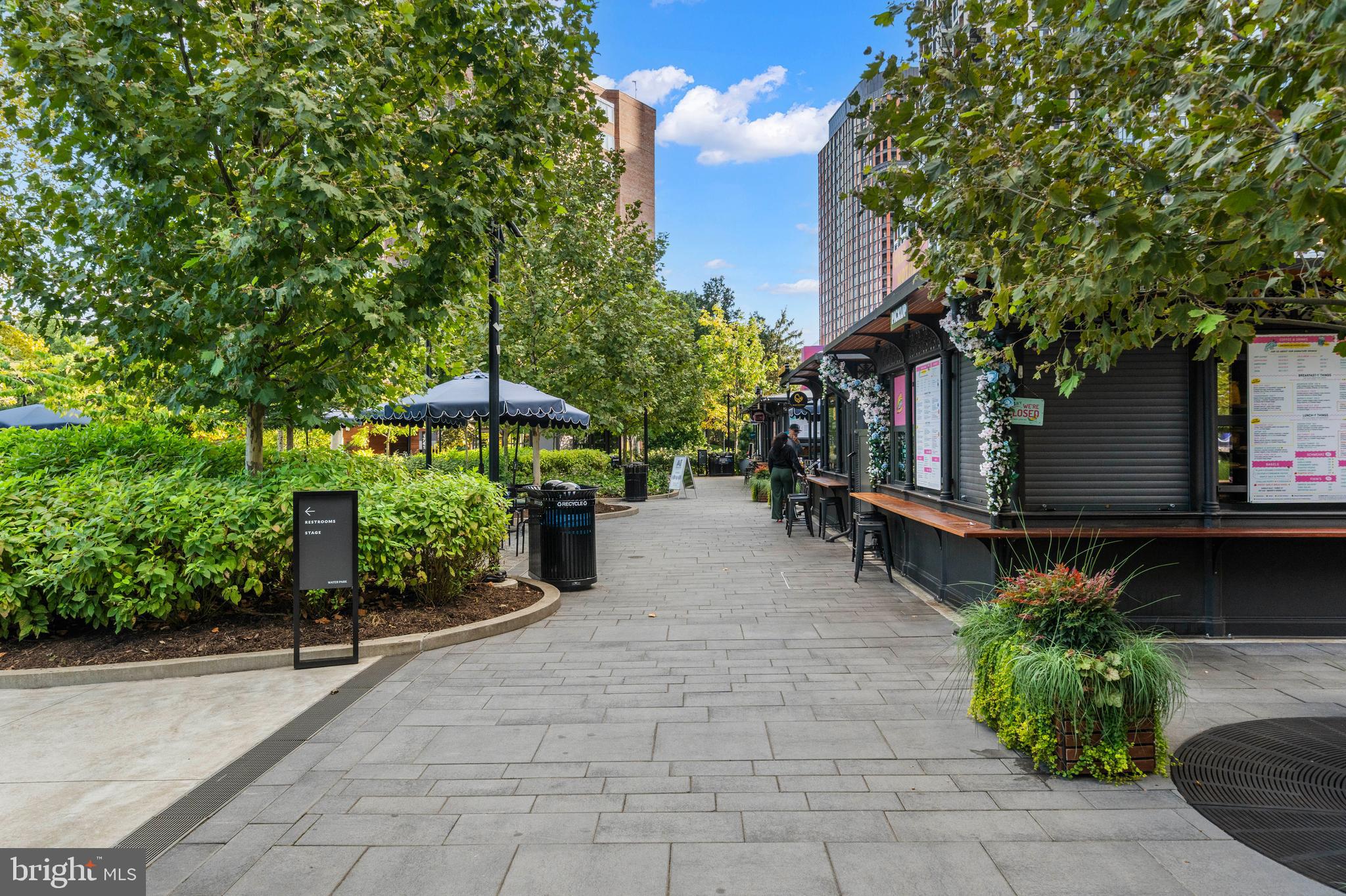 CHARING CROSS - Residential