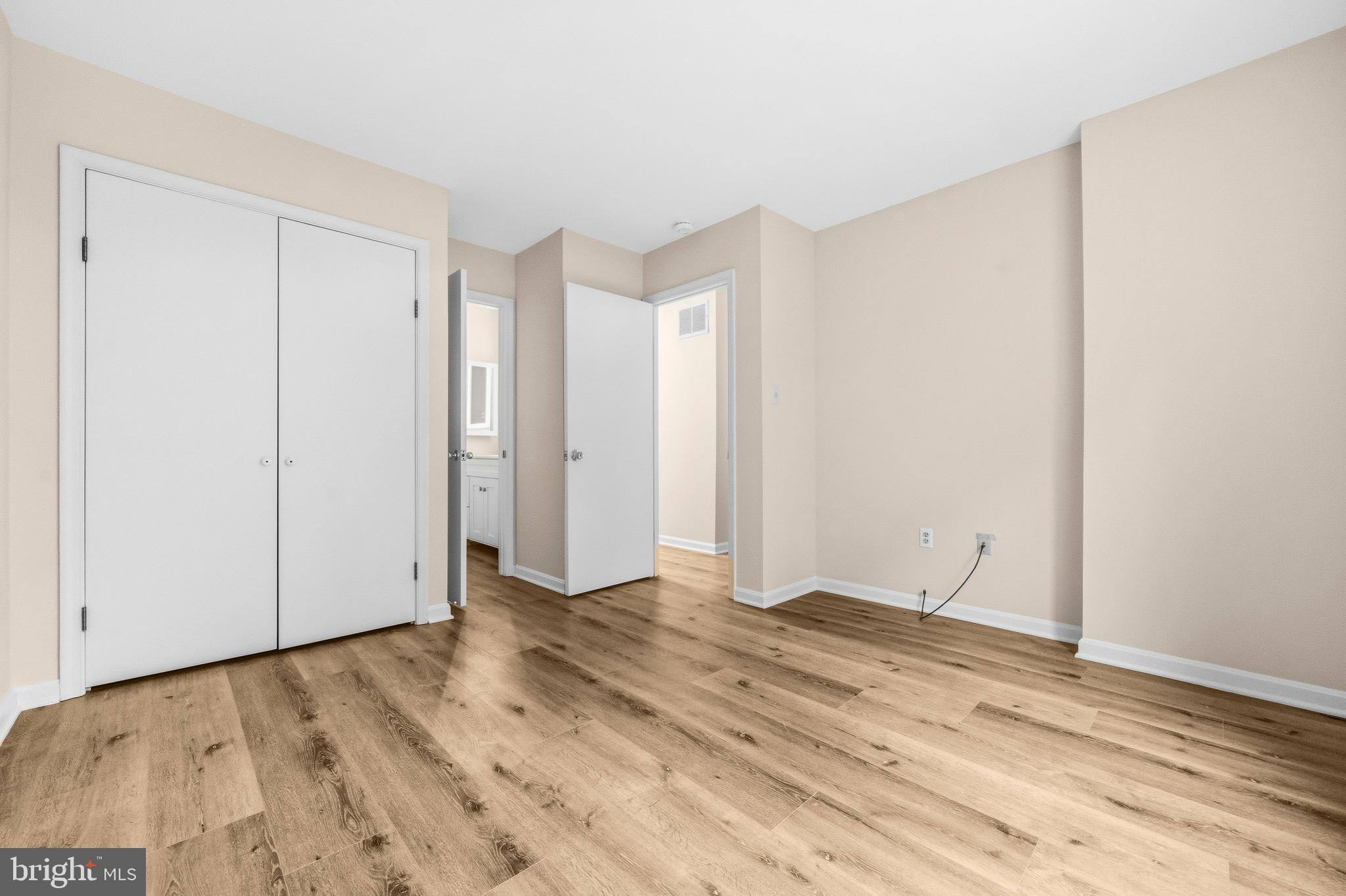 CHARING CROSS - Residential