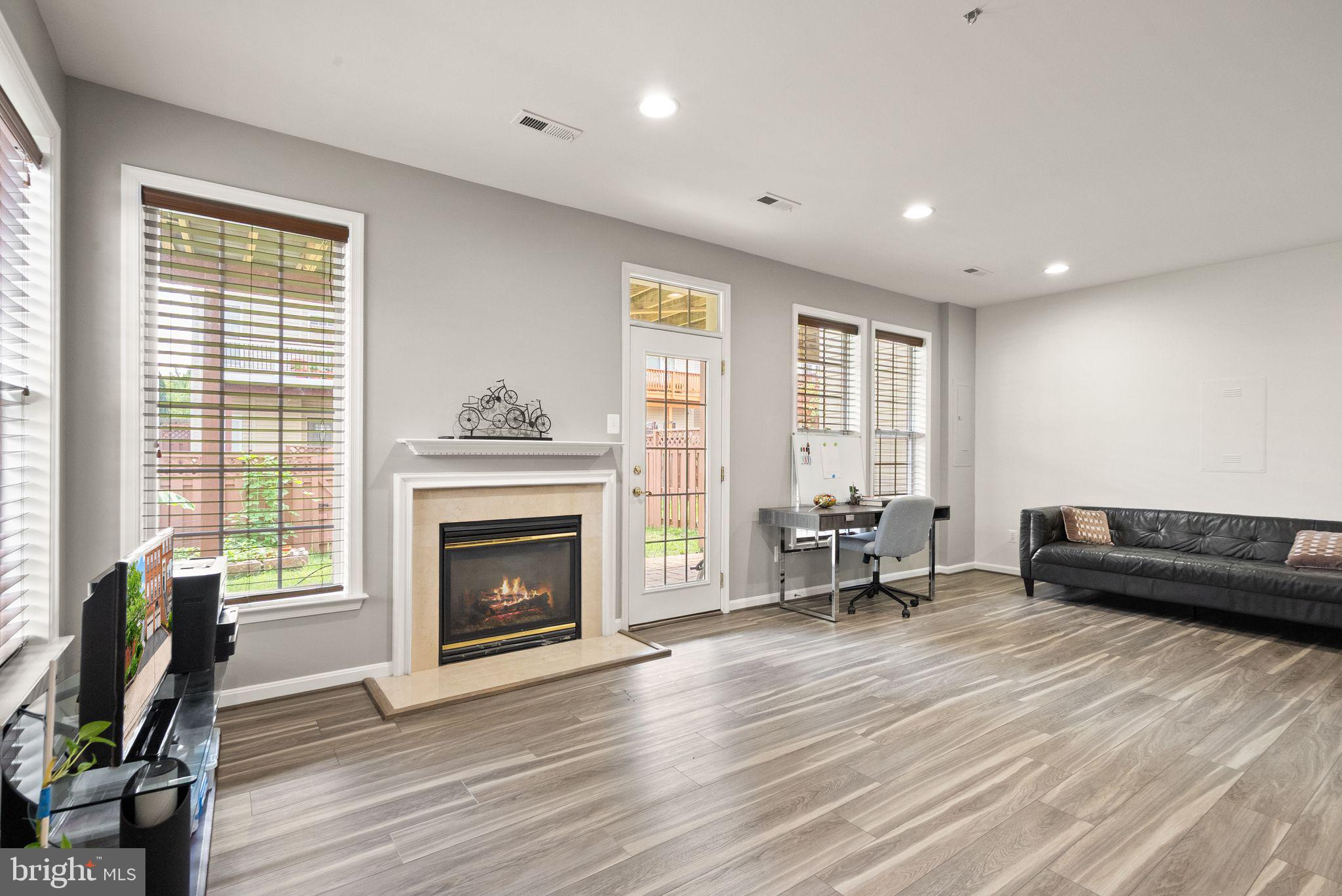 BROADLANDS SOUTH - Residential