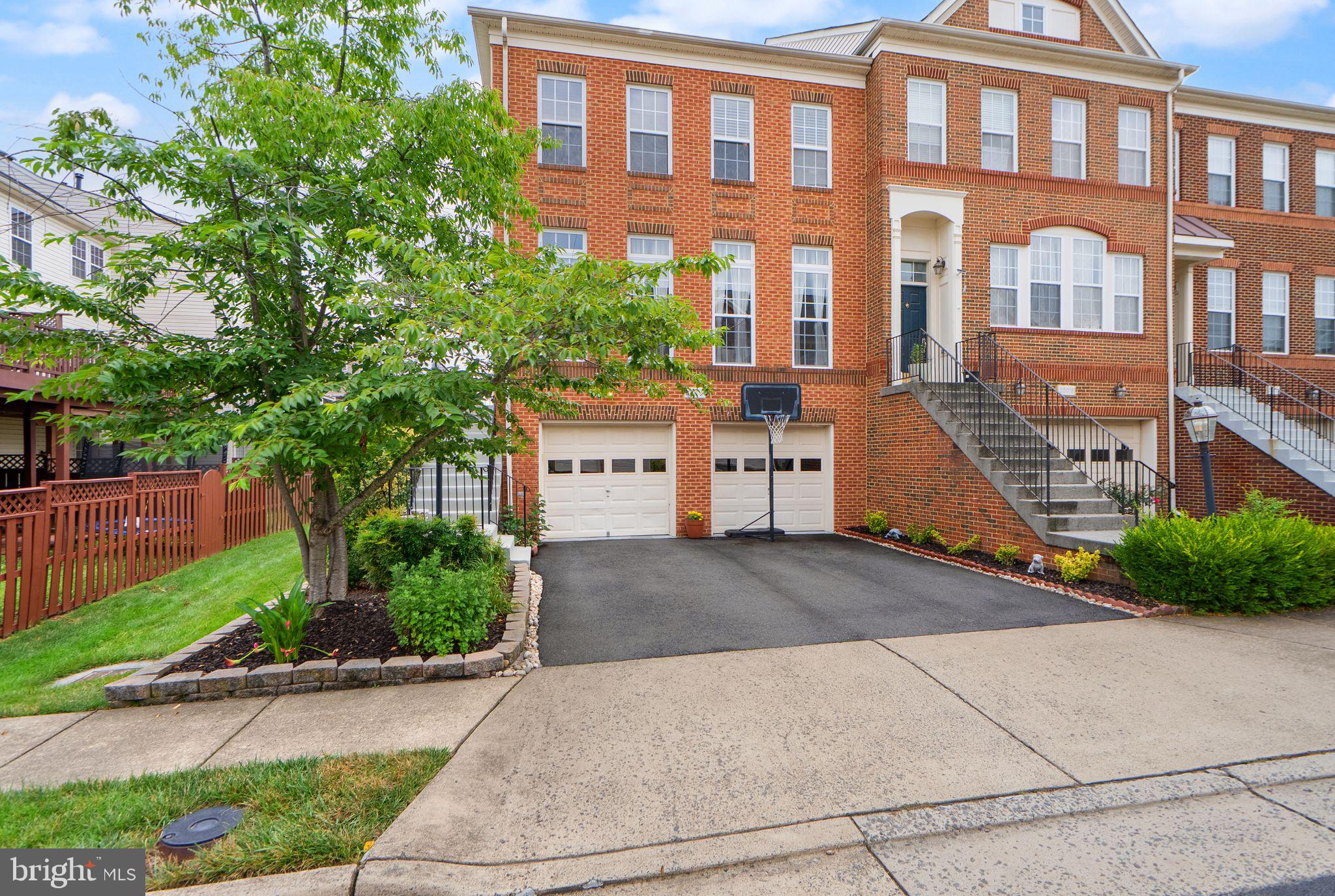 BROADLANDS SOUTH - Residential