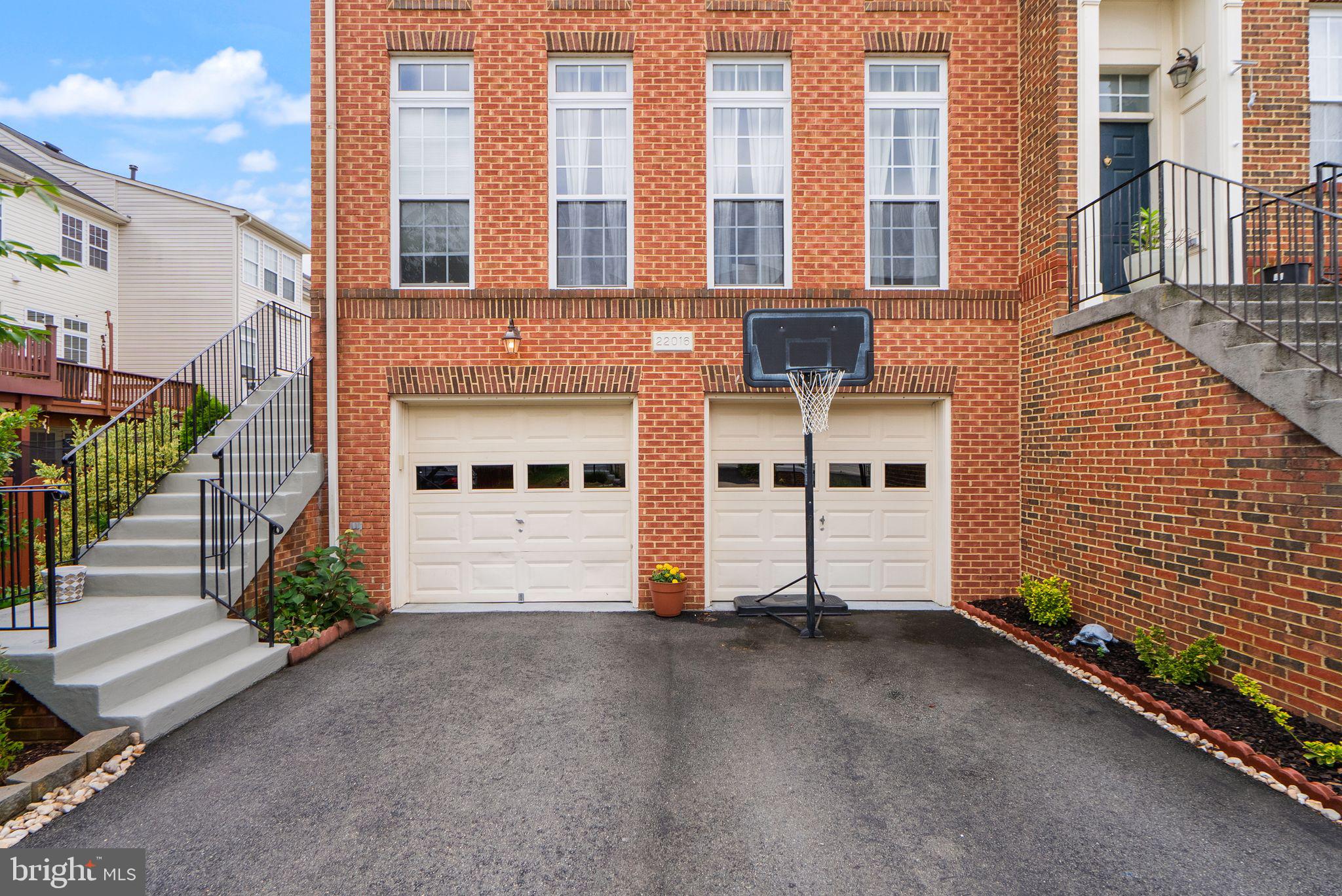 BROADLANDS SOUTH - Residential