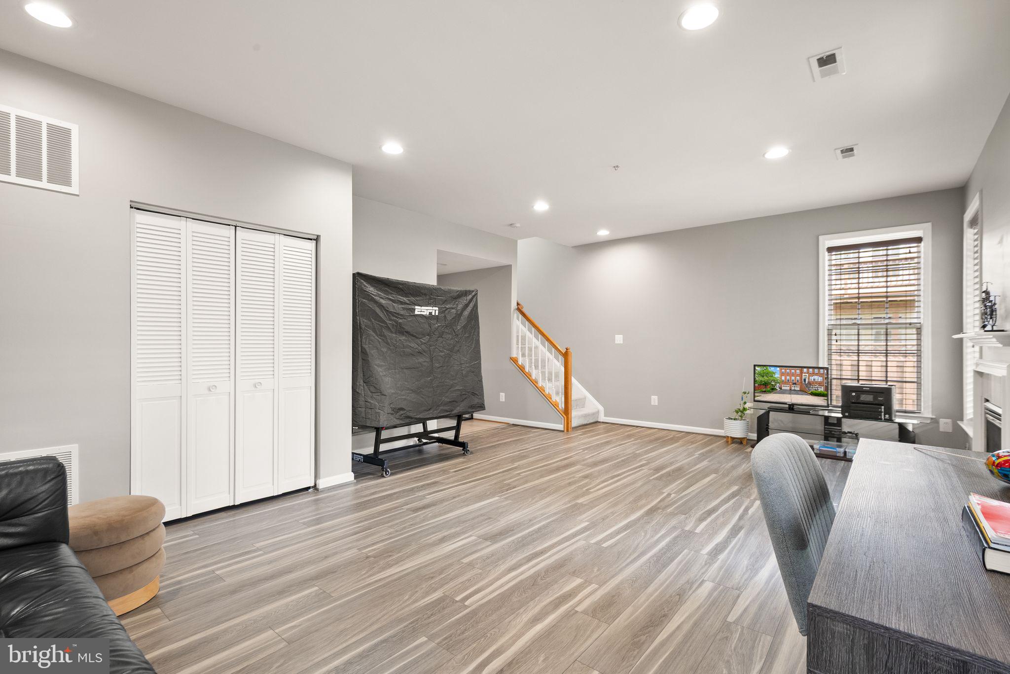 BROADLANDS SOUTH - Residential