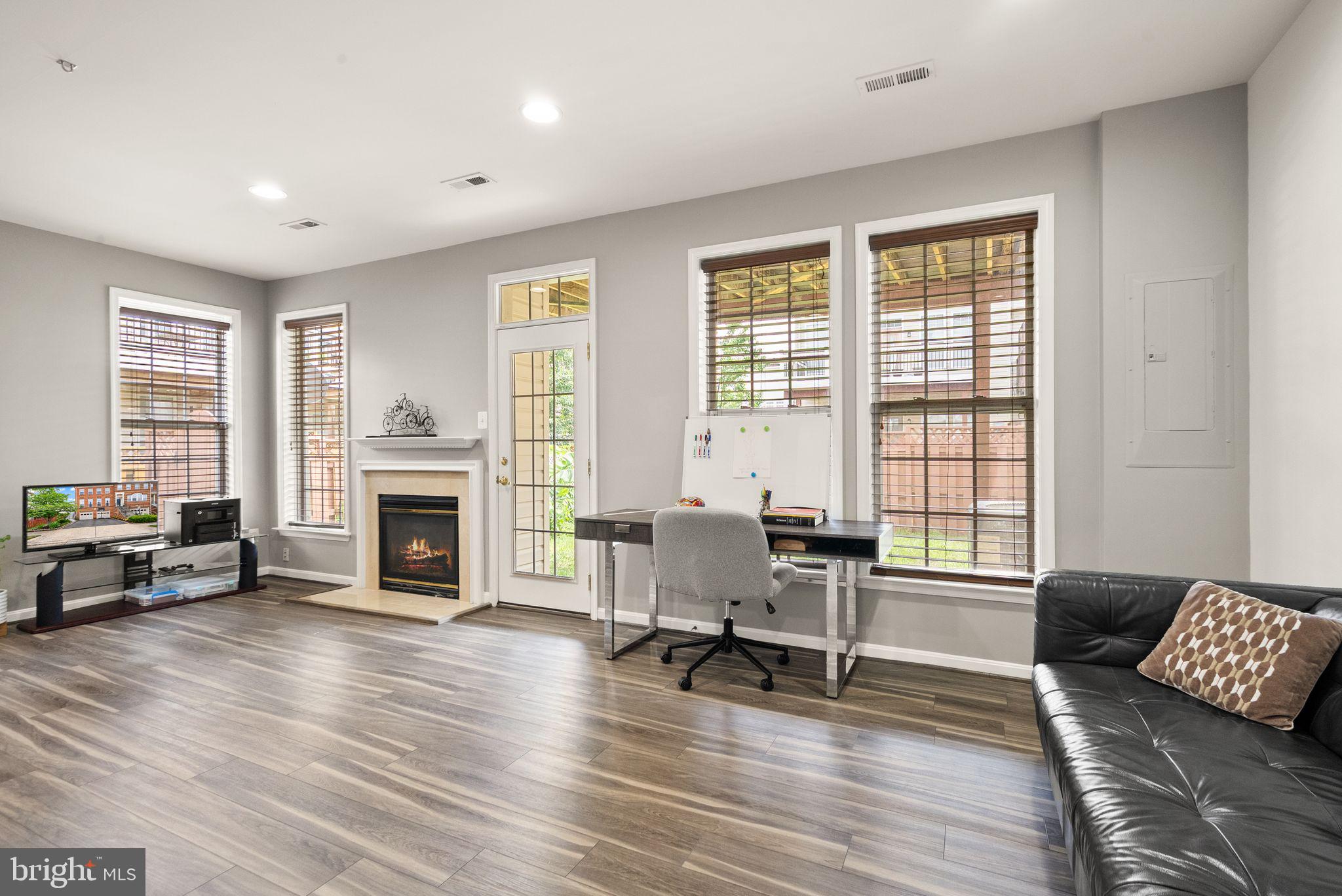 BROADLANDS SOUTH - Residential
