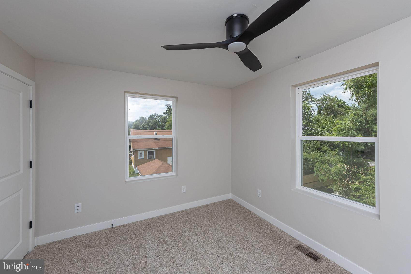 HOWARD PARK - Residential