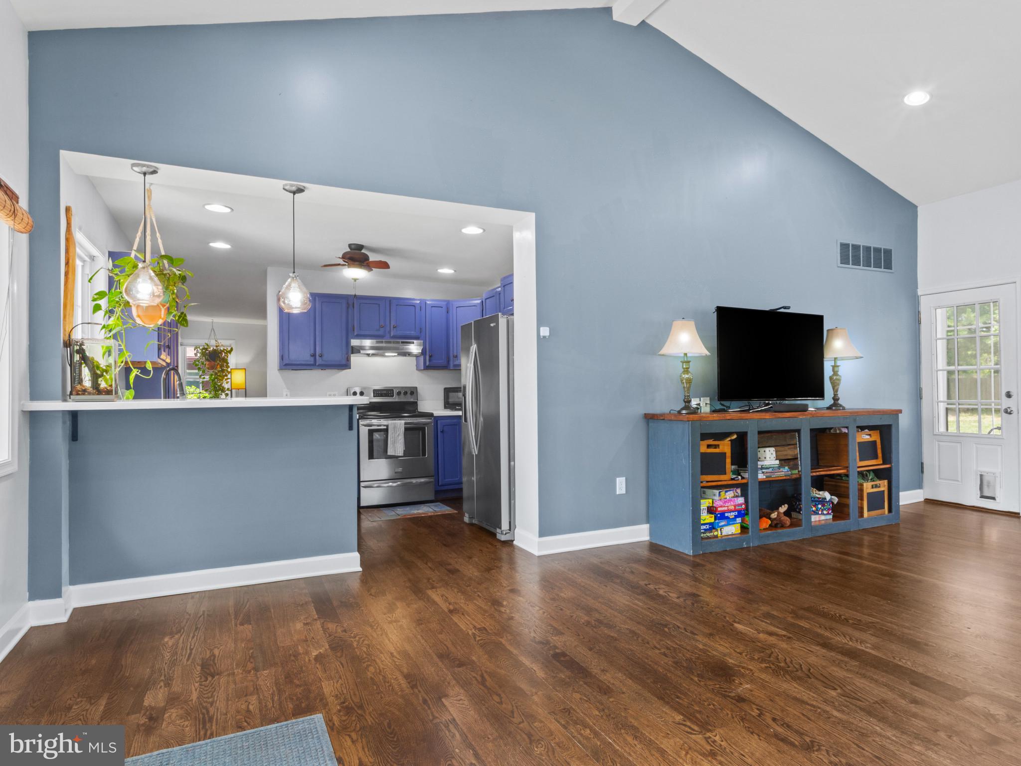 SOUTHDOWN SHORES - Residential