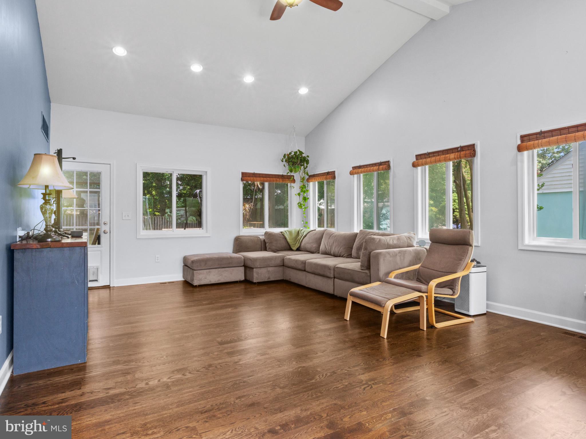 SOUTHDOWN SHORES - Residential