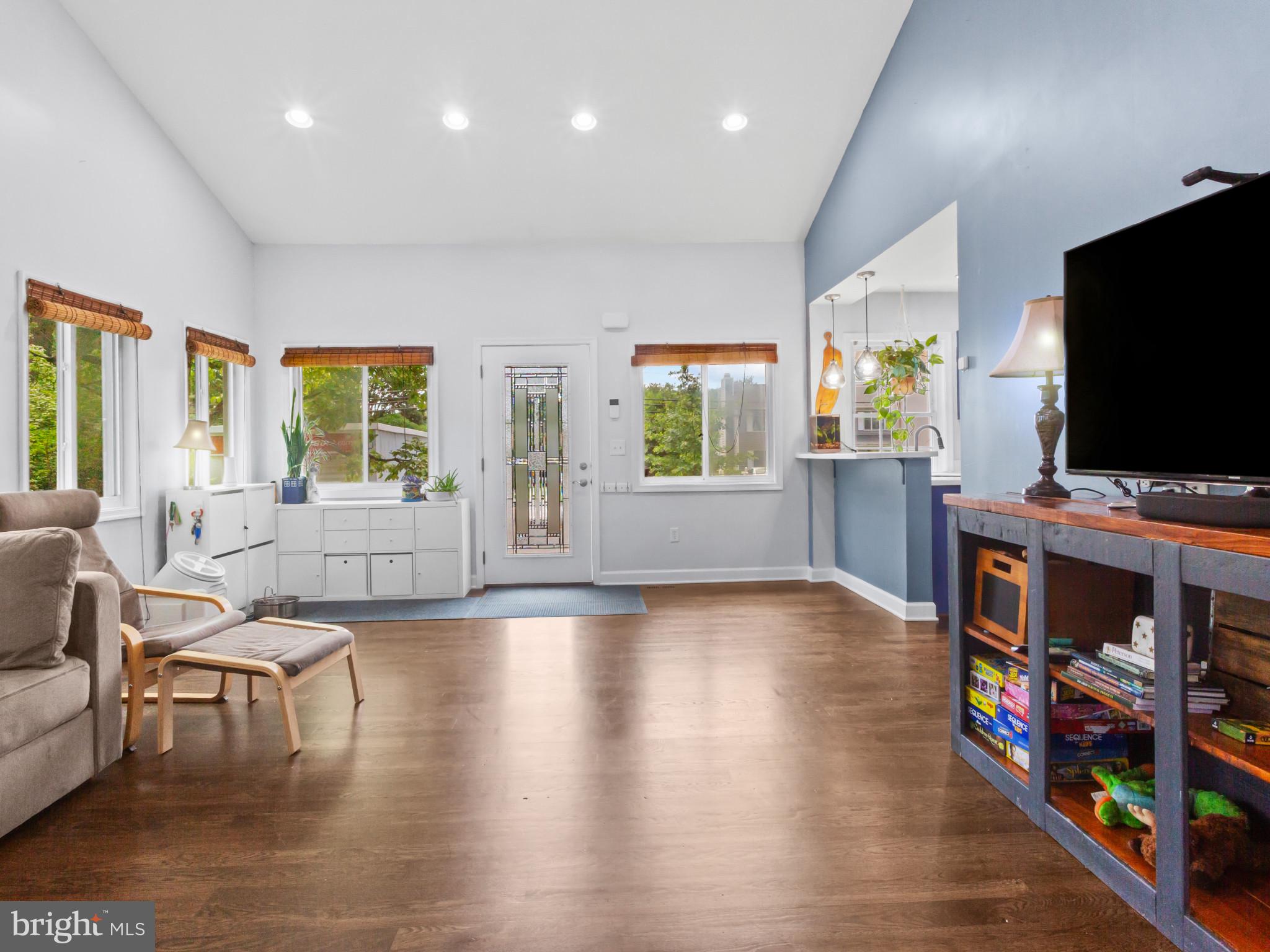 SOUTHDOWN SHORES - Residential
