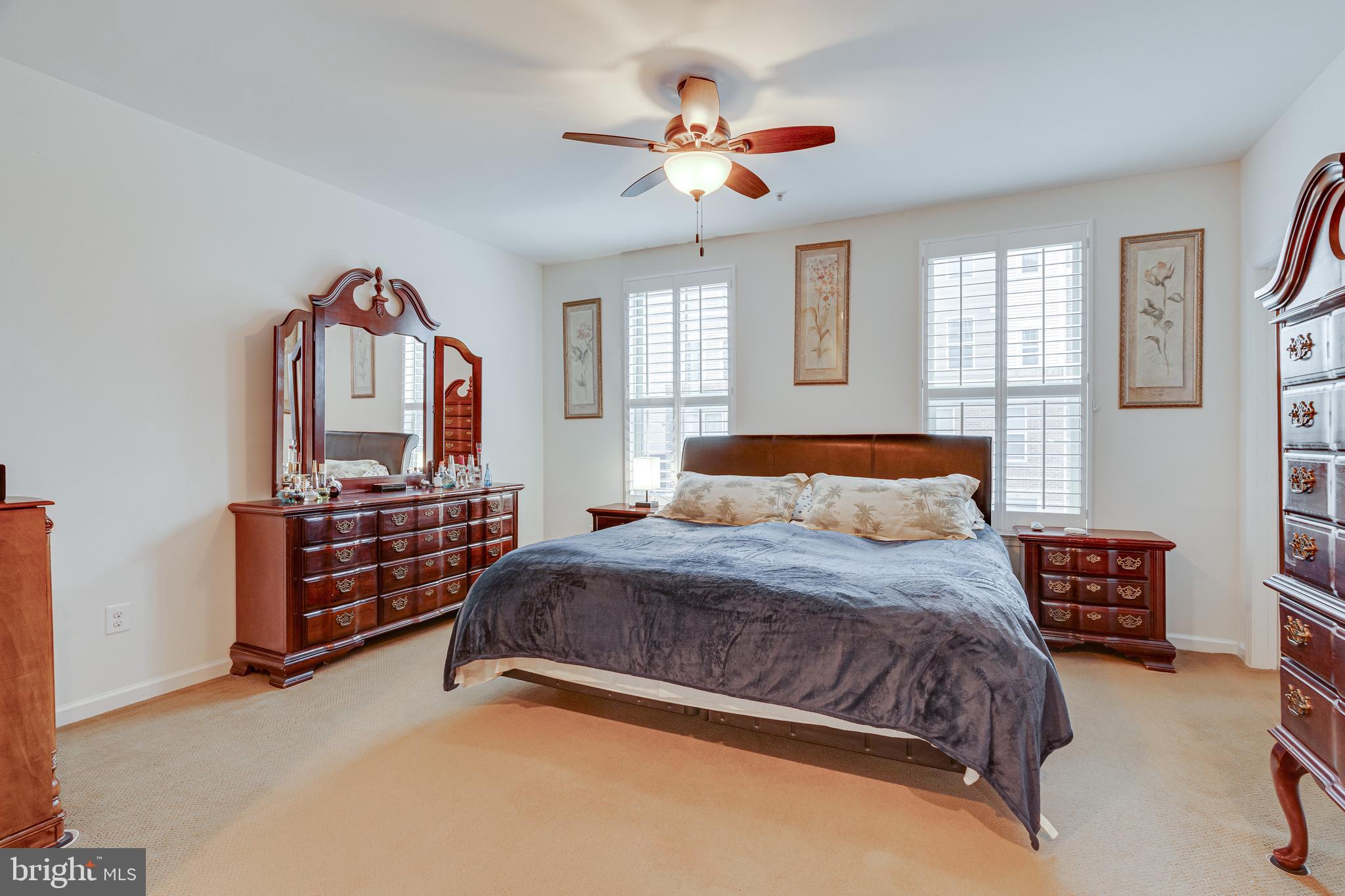 LOUDOUN CROSSING CONDOMINIUM - Residential