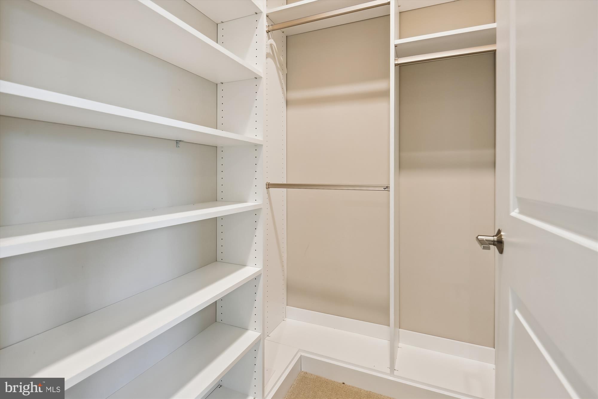 ONE LOUDOUN - Residential