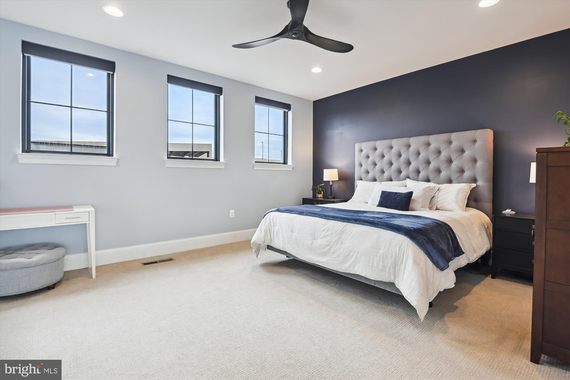 ONE LOUDOUN - Residential
