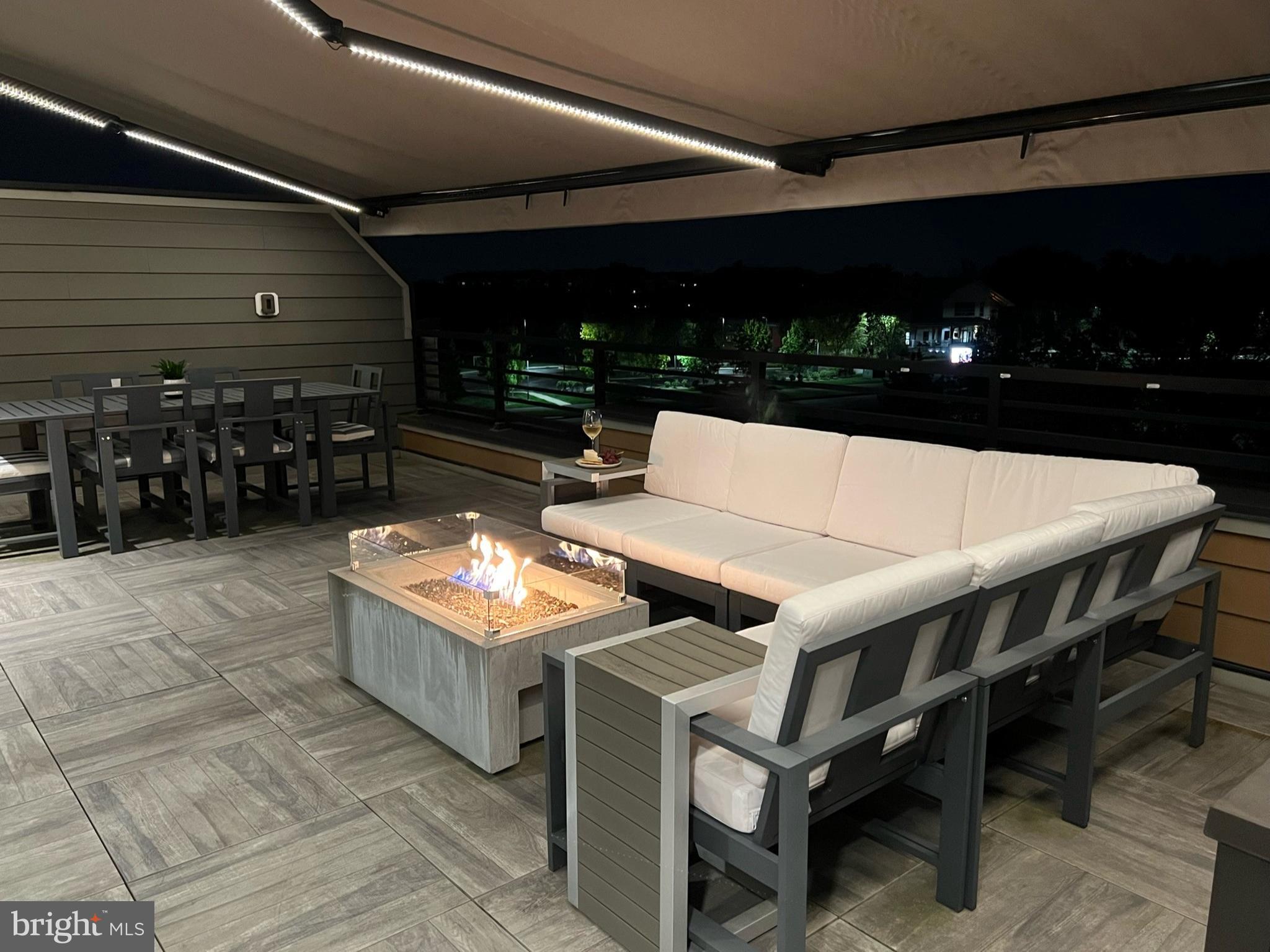 ONE LOUDOUN - Residential