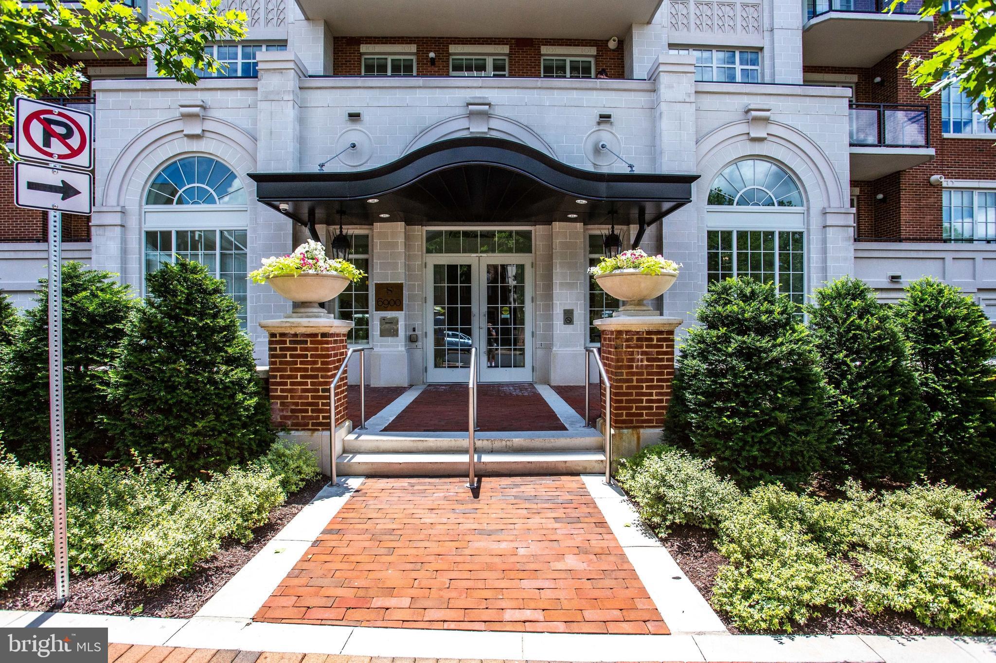 THE SIGNET - Residential