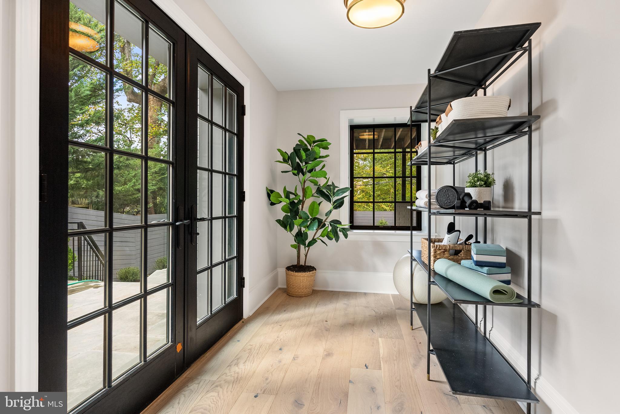 SPRING VALLEY - Residential