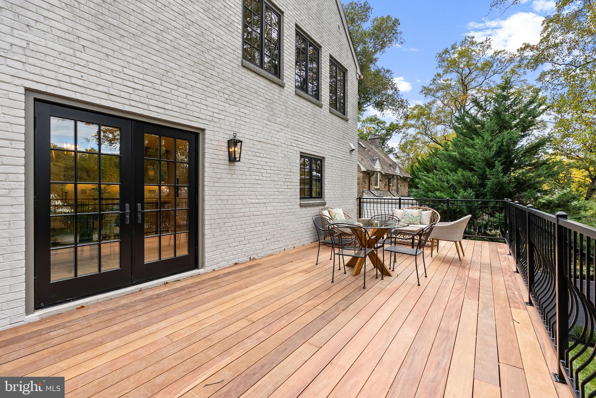 SPRING VALLEY - Residential