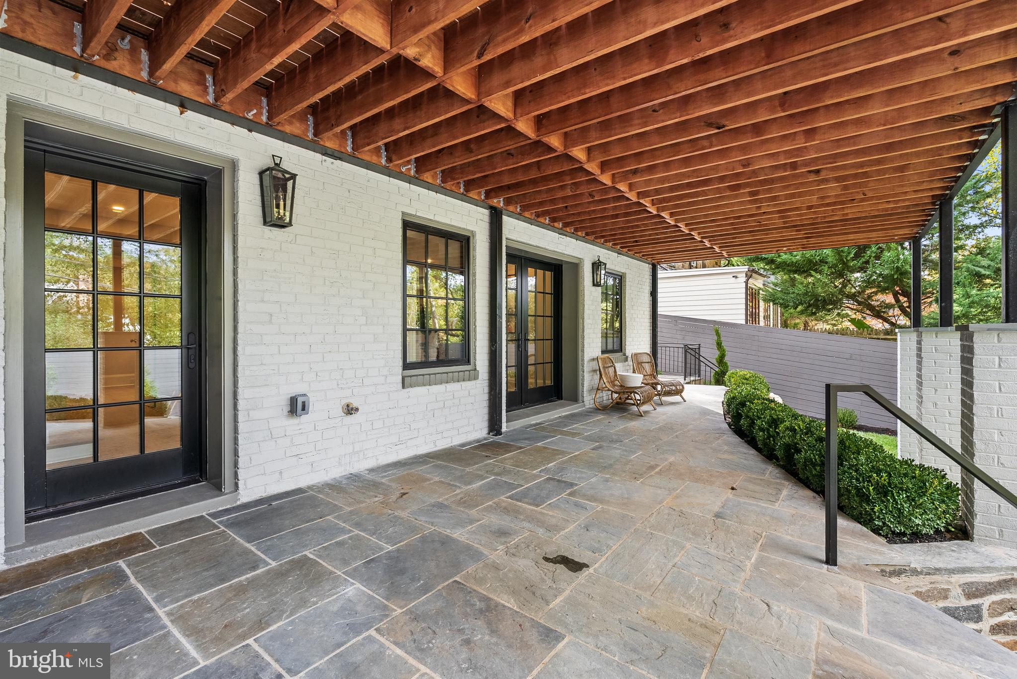 SPRING VALLEY - Residential