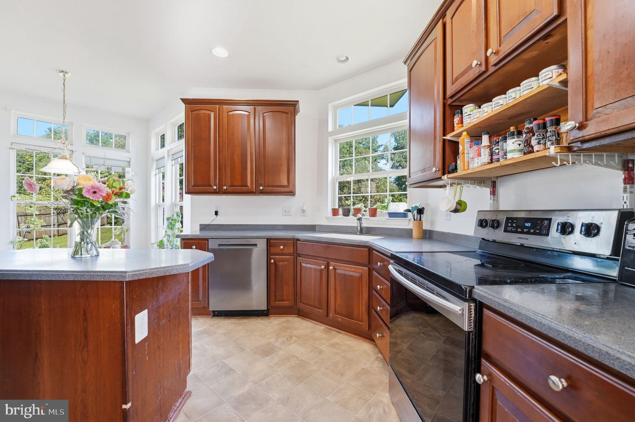 GREEN MEADOWS - Residential
