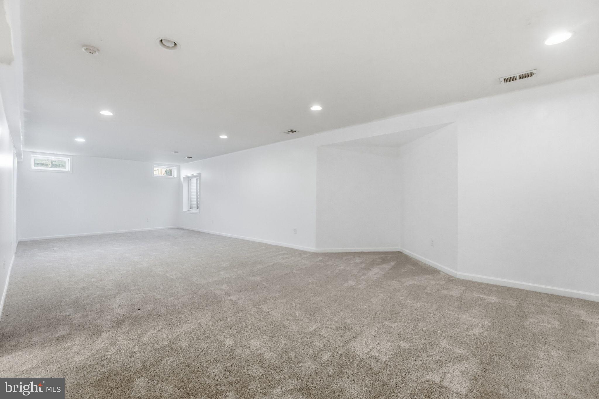 GREEN MEADOWS - Residential